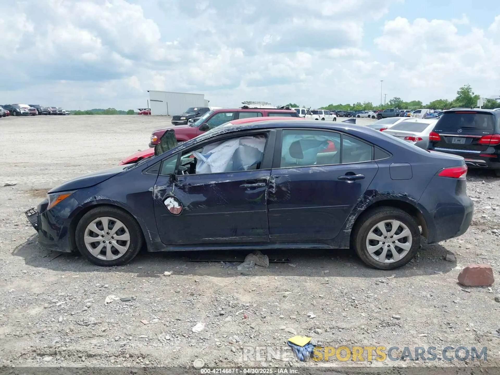 13 Photograph of a damaged car 5YFB4MDE7SP287677 TOYOTA COROLLA 2025