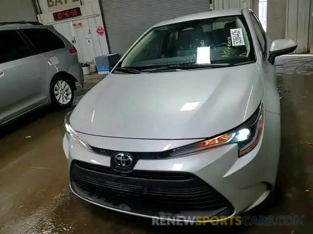13 Photograph of a damaged car 5YFB4MDE8SP231909 TOYOTA COROLLA 2025