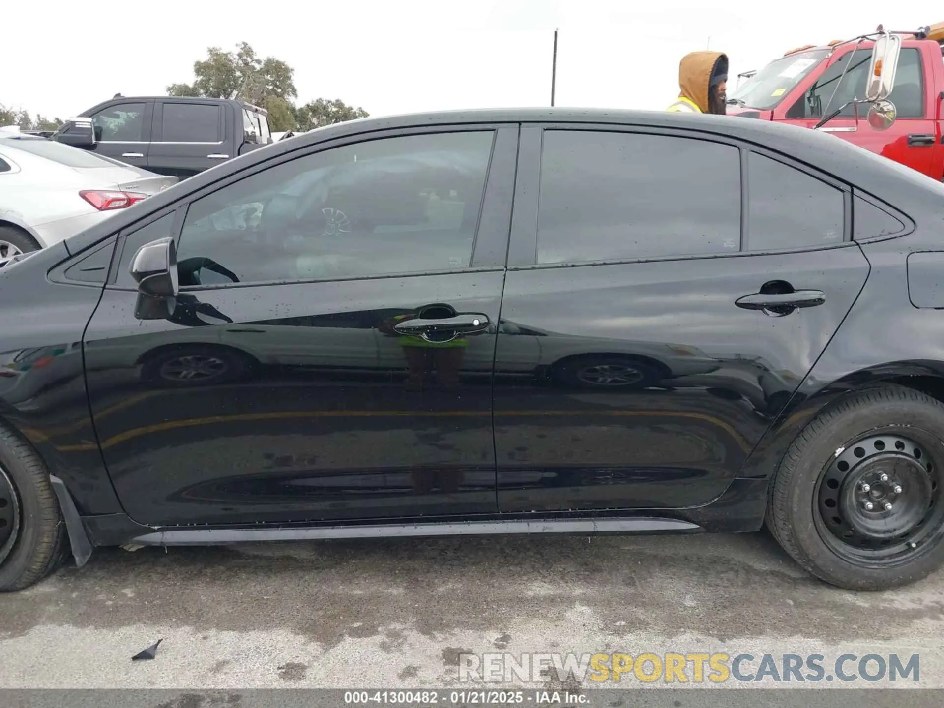 15 Photograph of a damaged car 5YFB4MDE8SP240870 TOYOTA COROLLA 2025