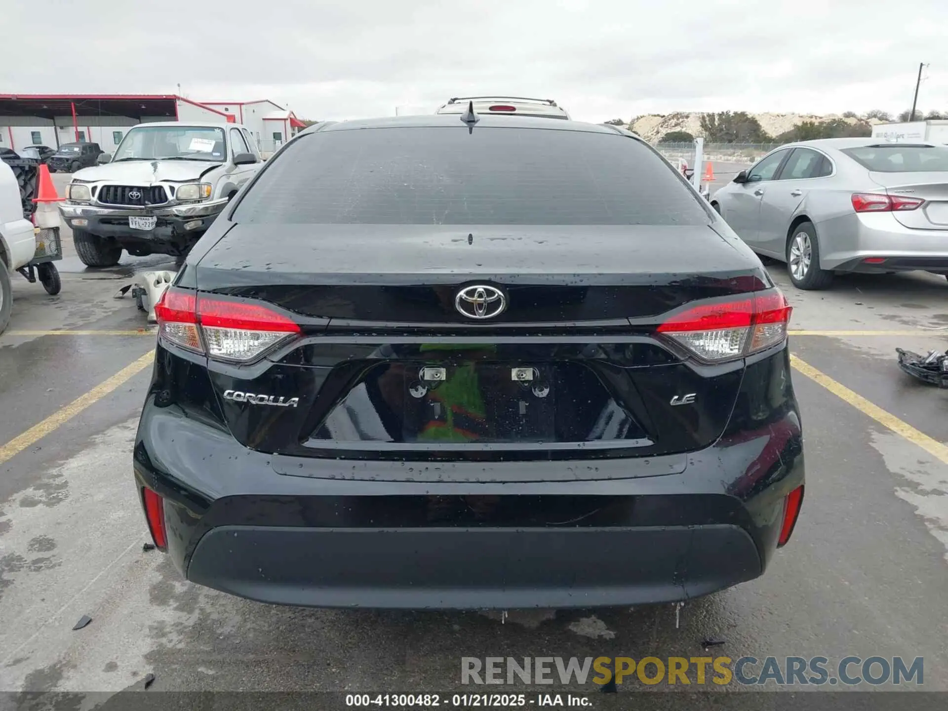 17 Photograph of a damaged car 5YFB4MDE8SP240870 TOYOTA COROLLA 2025