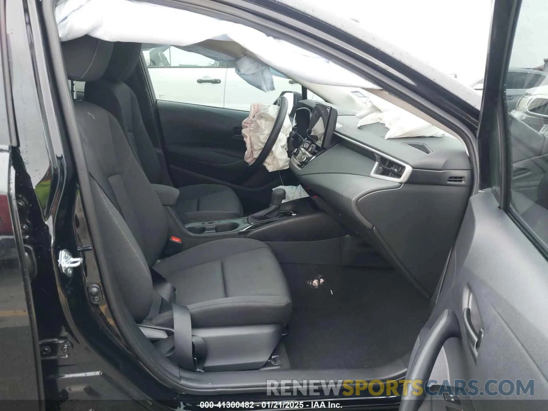 5 Photograph of a damaged car 5YFB4MDE8SP240870 TOYOTA COROLLA 2025