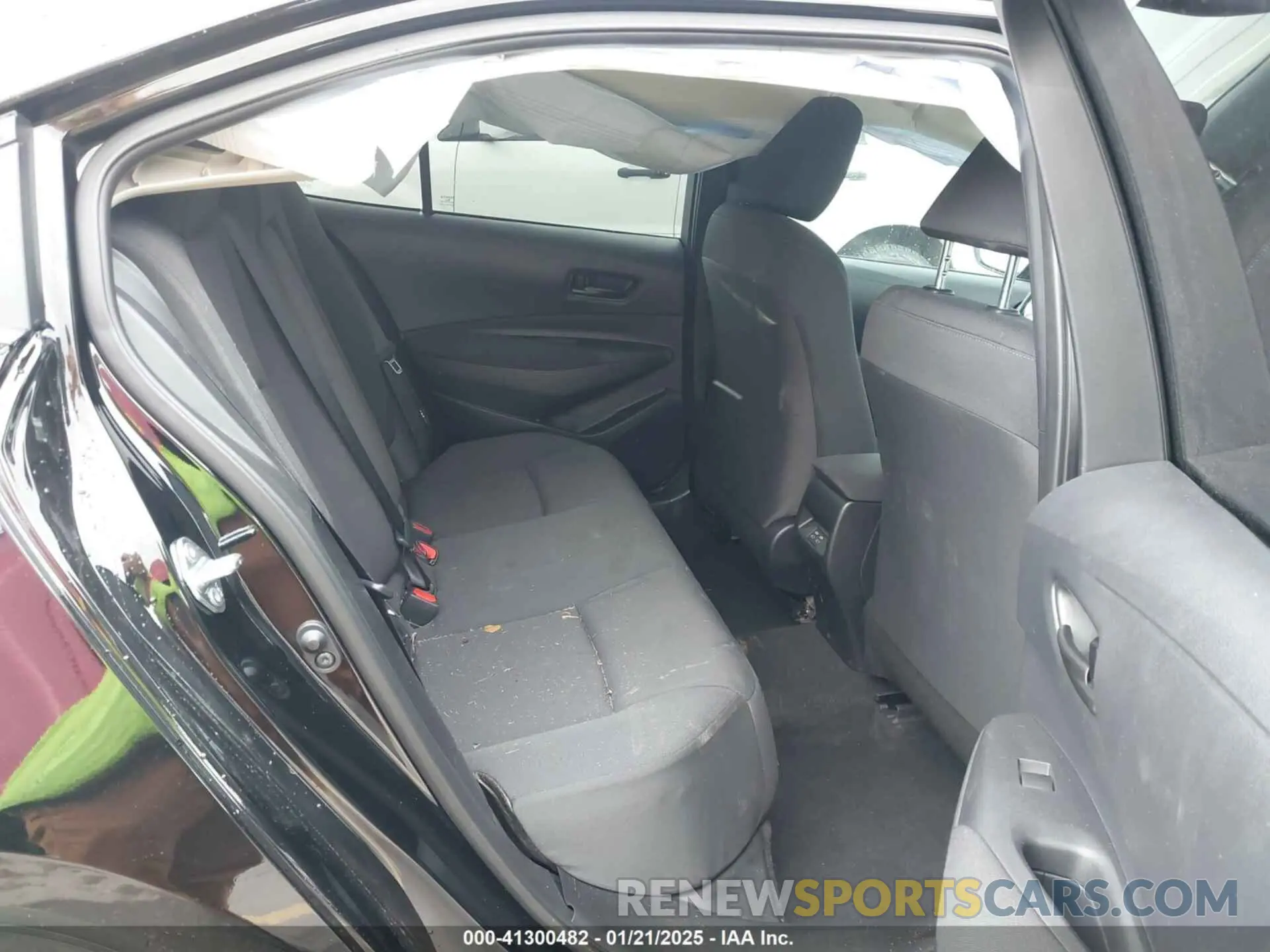 8 Photograph of a damaged car 5YFB4MDE8SP240870 TOYOTA COROLLA 2025