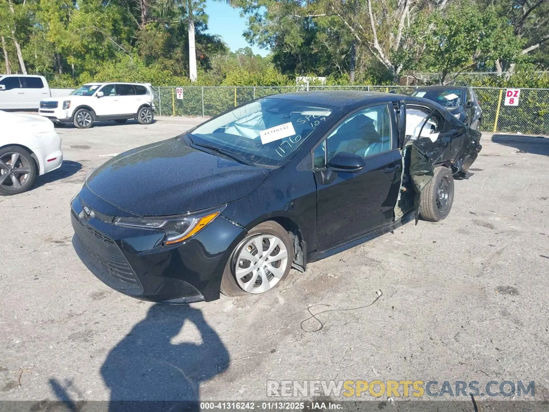 2 Photograph of a damaged car 5YFB4MDE8SP241176 TOYOTA COROLLA 2025