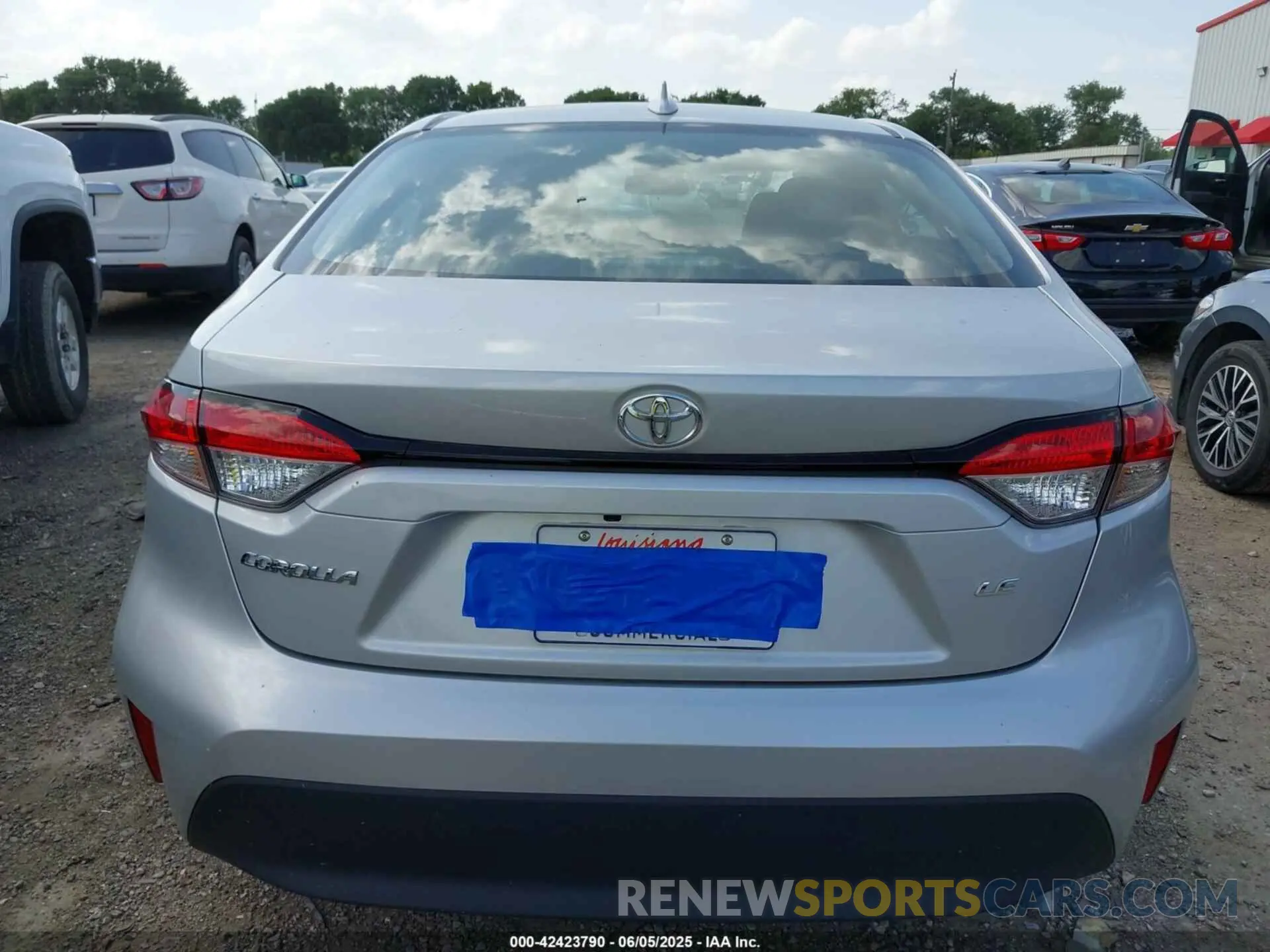 15 Photograph of a damaged car 5YFB4MDE8SP250461 TOYOTA COROLLA 2025