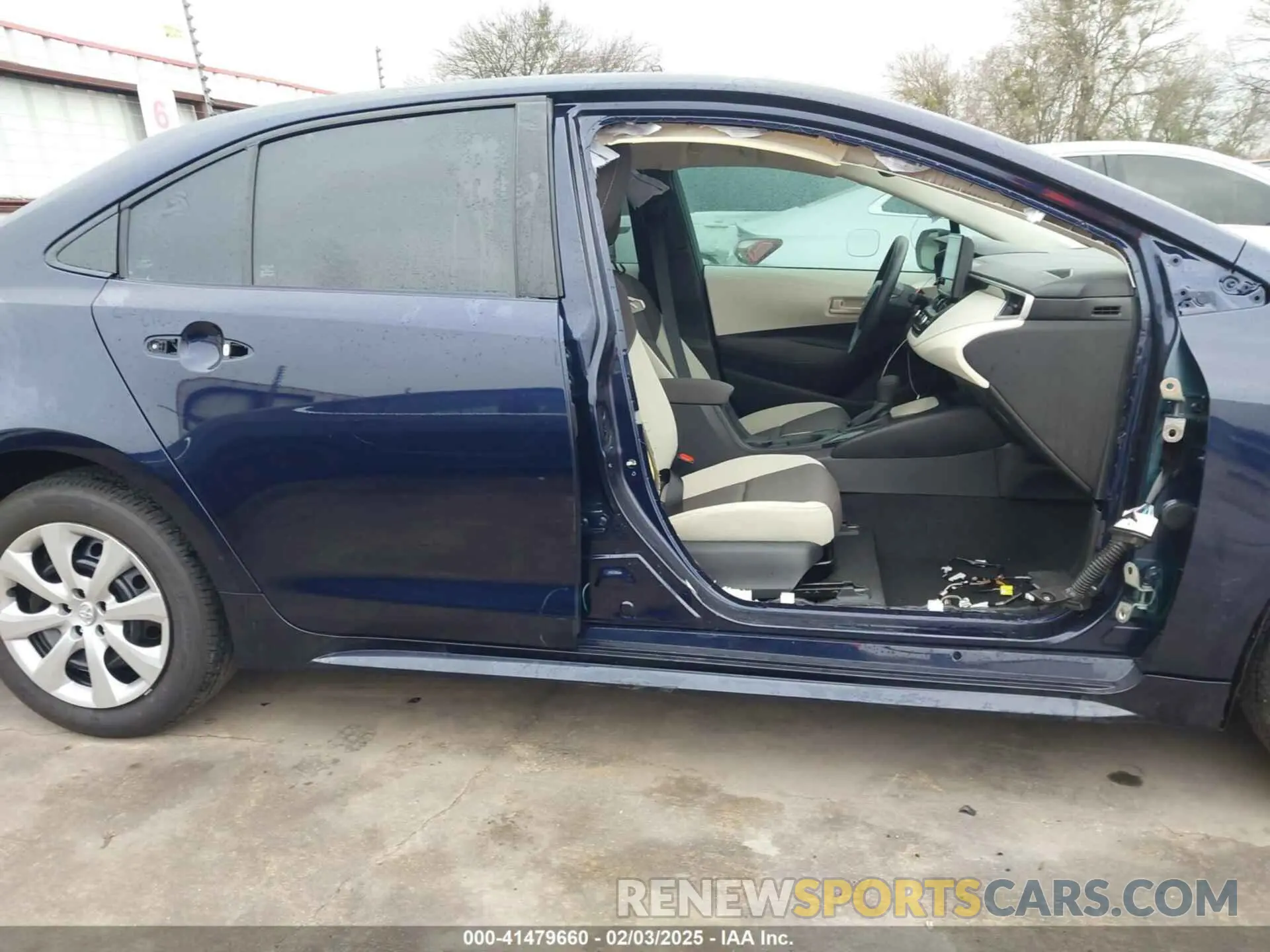 18 Photograph of a damaged car 5YFB4MDE8SP258799 TOYOTA COROLLA 2025