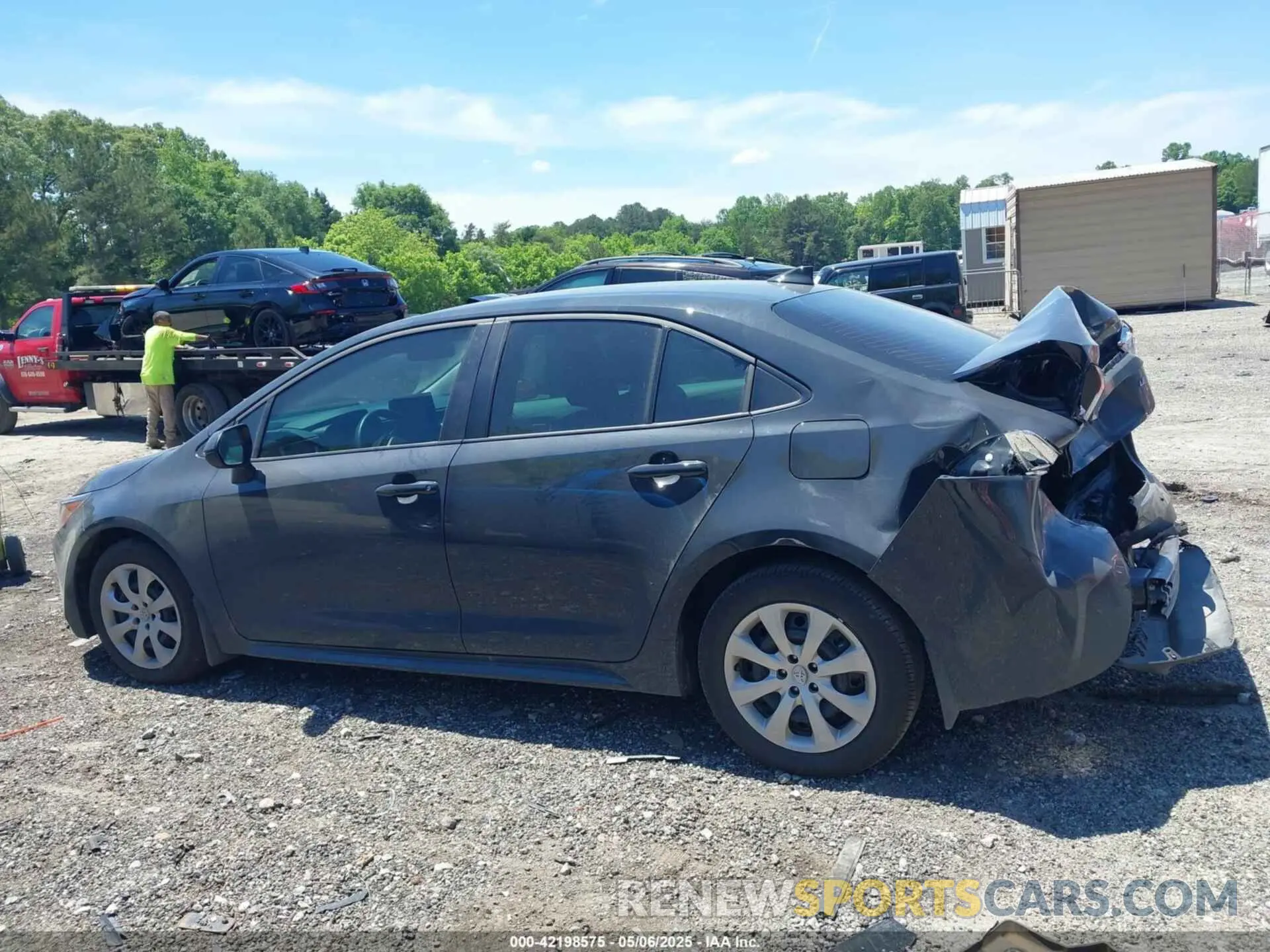 14 Photograph of a damaged car 5YFB4MDE8SP272976 TOYOTA COROLLA 2025