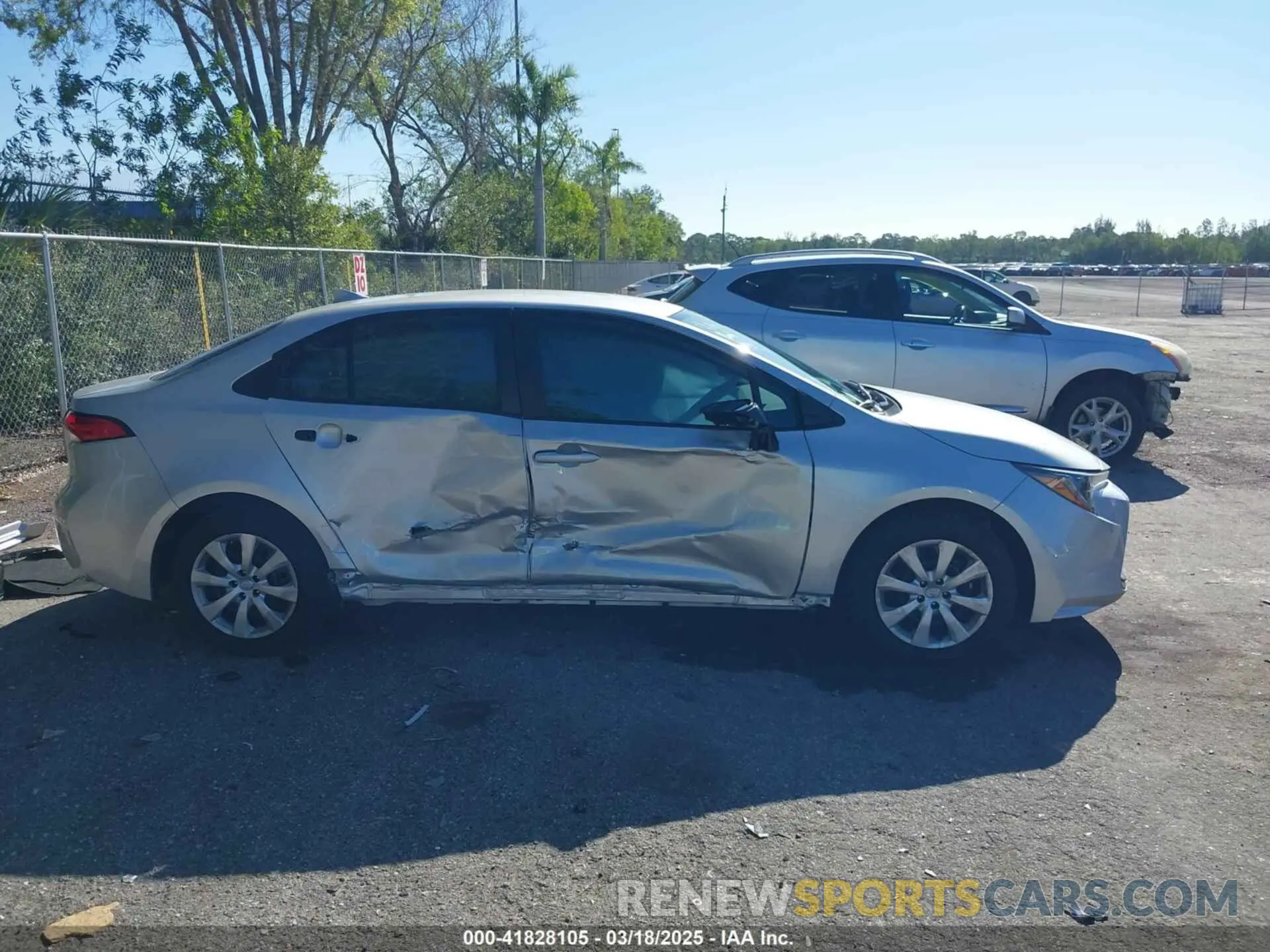 14 Photograph of a damaged car 5YFB4MDE9SP240814 TOYOTA COROLLA 2025