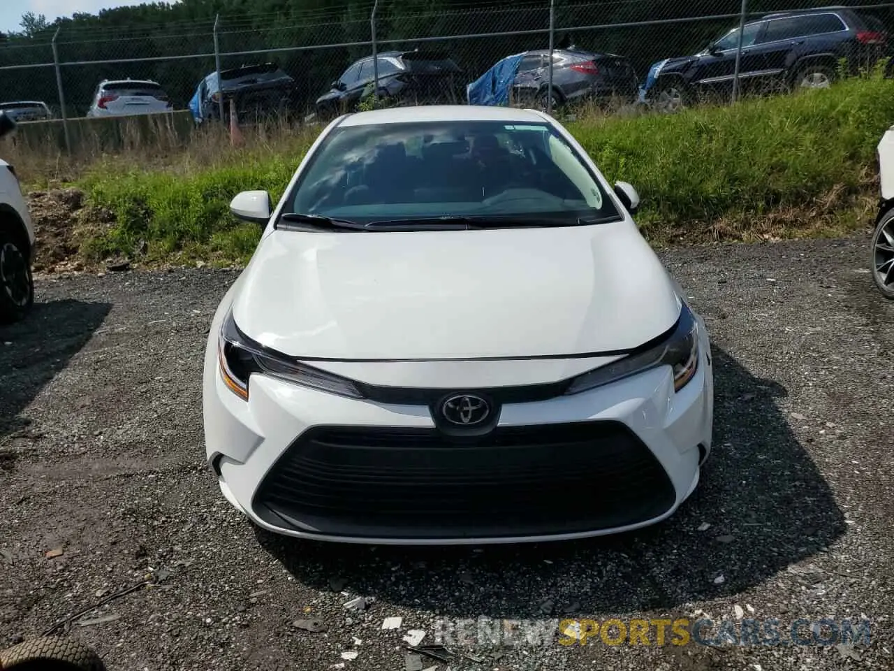 5 Photograph of a damaged car 5YFB4MDE9SP246841 TOYOTA COROLLA 2025