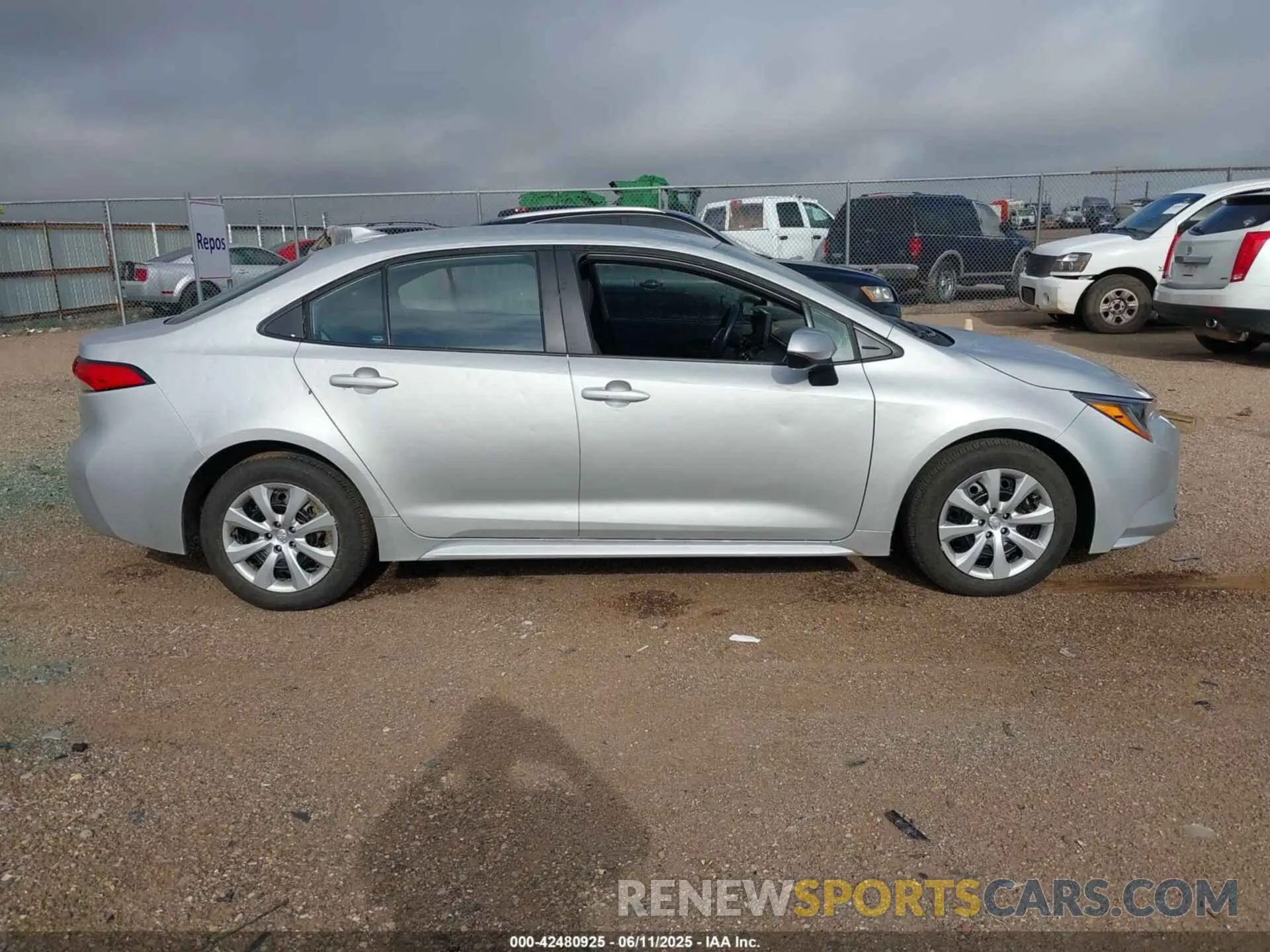 13 Photograph of a damaged car 5YFB4MDE9SP257774 TOYOTA COROLLA 2025
