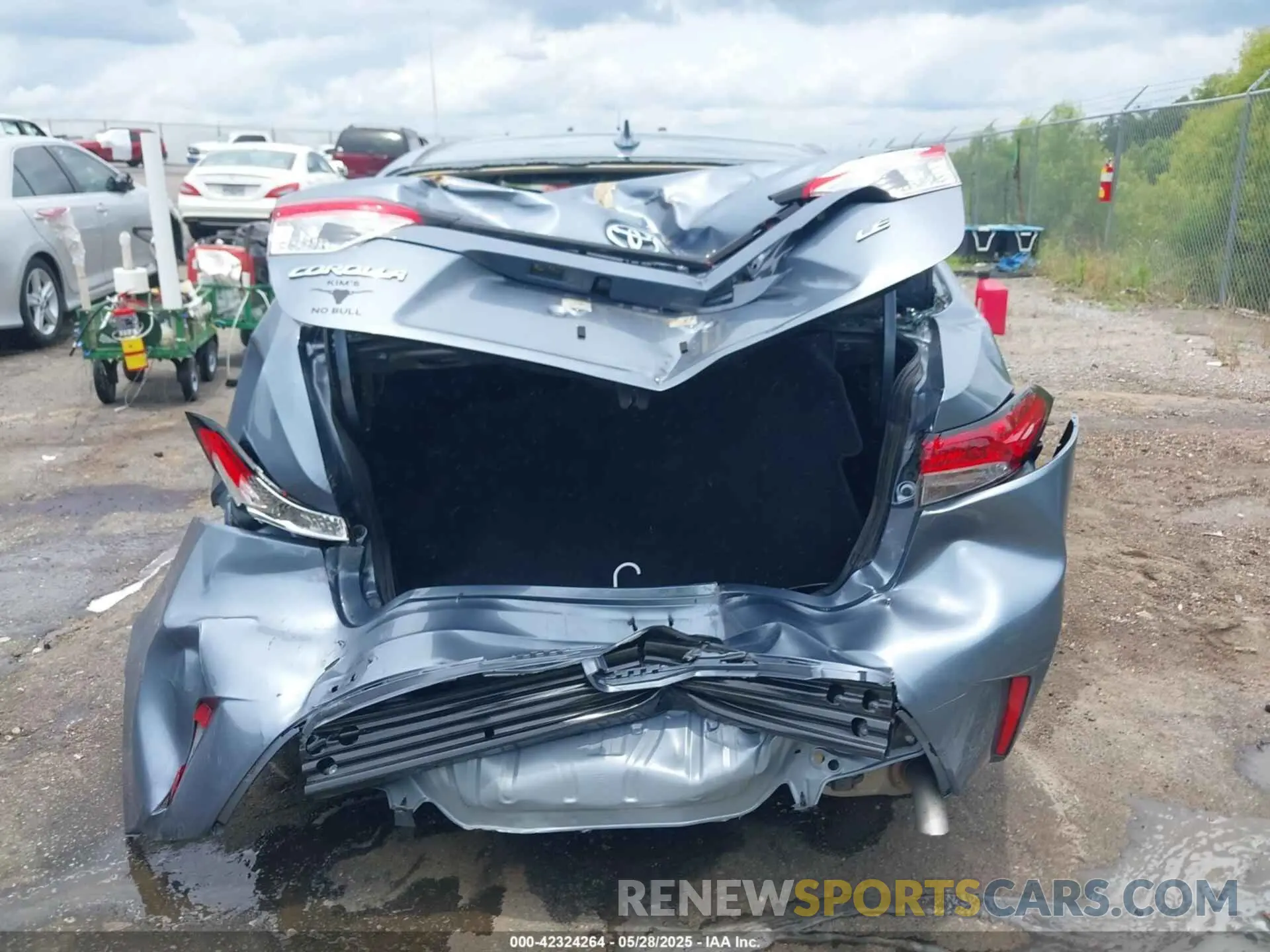 17 Photograph of a damaged car 5YFB4MDE9SP259055 TOYOTA COROLLA 2025