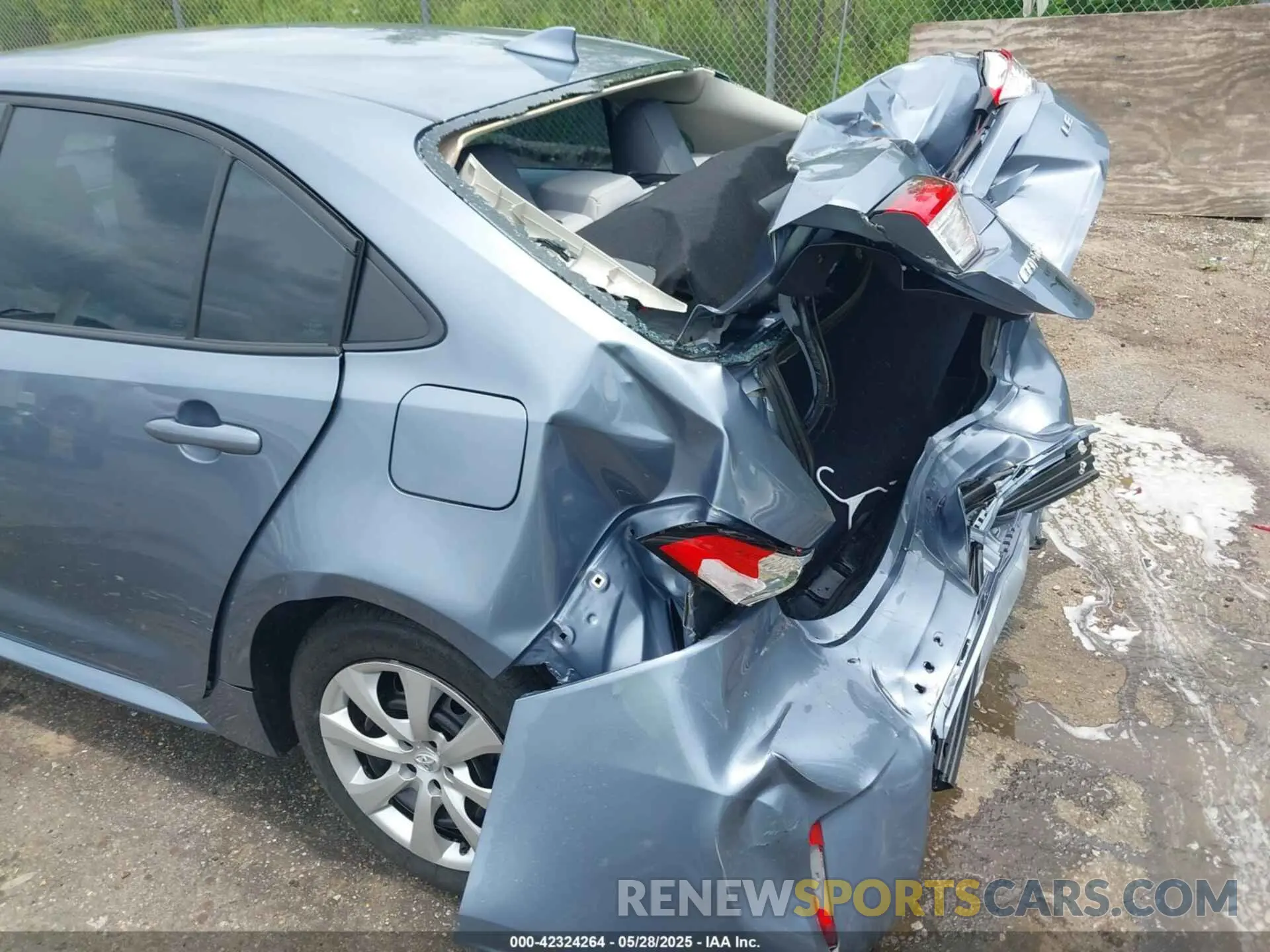 19 Photograph of a damaged car 5YFB4MDE9SP259055 TOYOTA COROLLA 2025
