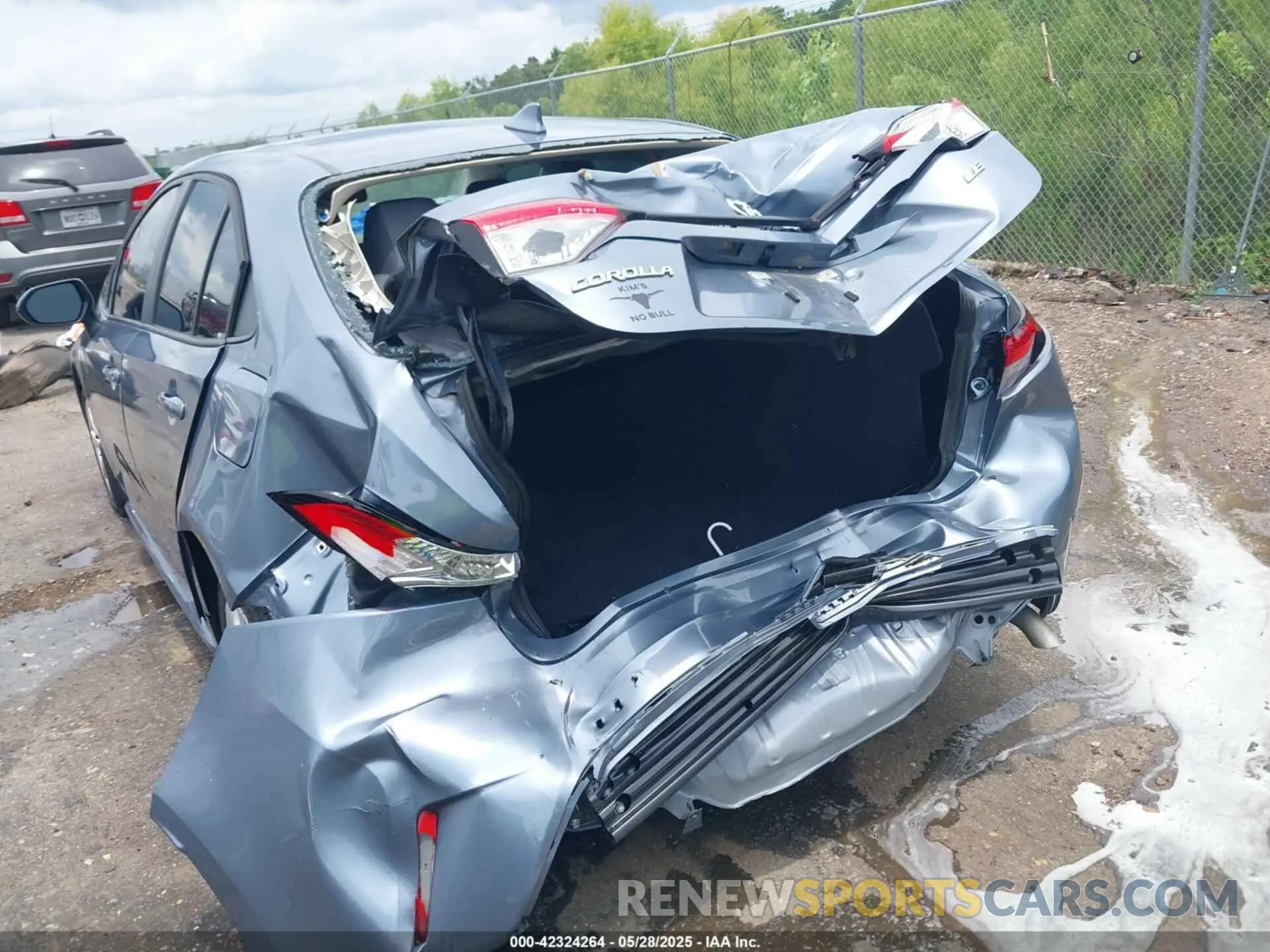 6 Photograph of a damaged car 5YFB4MDE9SP259055 TOYOTA COROLLA 2025