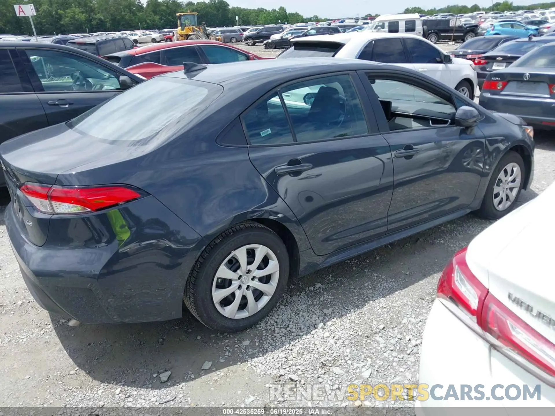 4 Photograph of a damaged car 5YFB4MDE9SP289527 TOYOTA COROLLA 2025