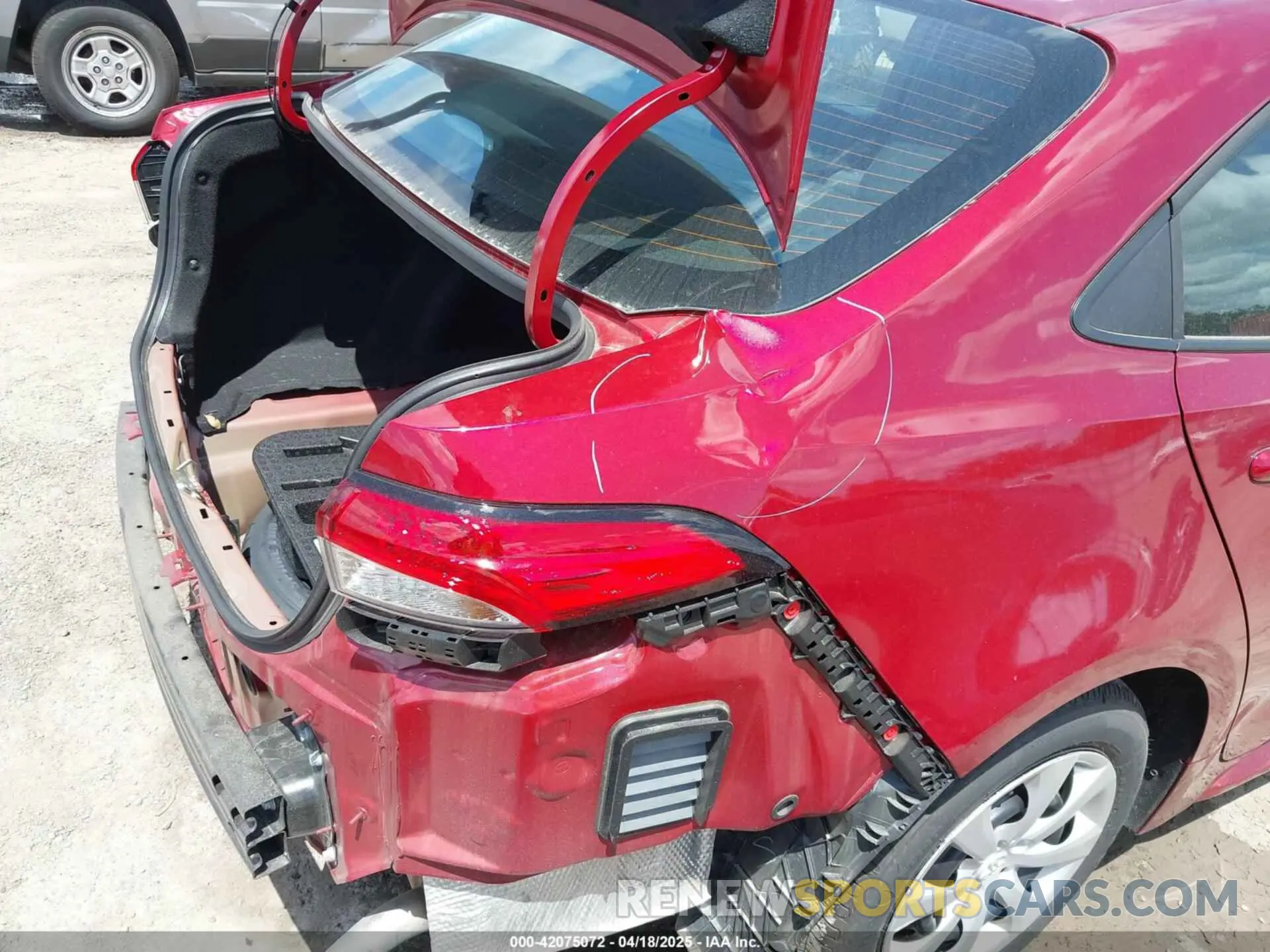 18 Photograph of a damaged car 5YFB4MDEXSP232303 TOYOTA COROLLA 2025