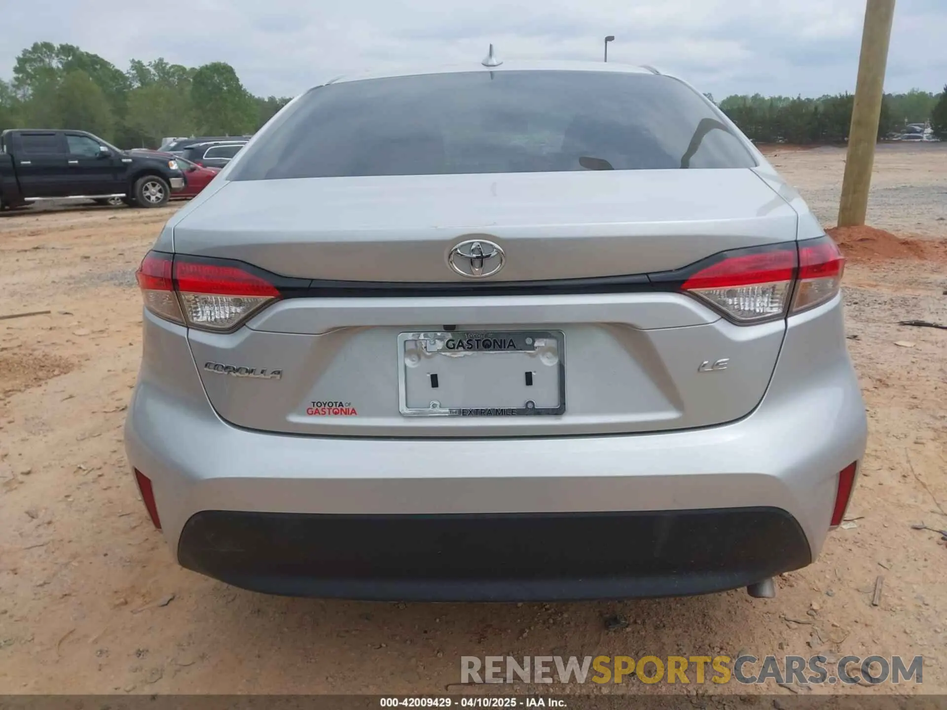 16 Photograph of a damaged car 5YFB4MDEXSP283025 TOYOTA COROLLA 2025