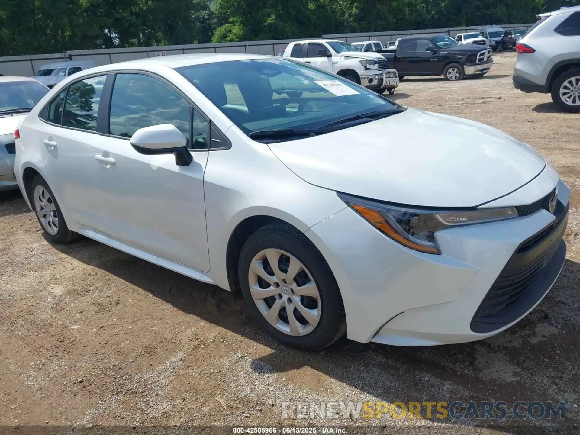 1 Photograph of a damaged car 5YFB4MDEXSP285146 TOYOTA COROLLA 2025