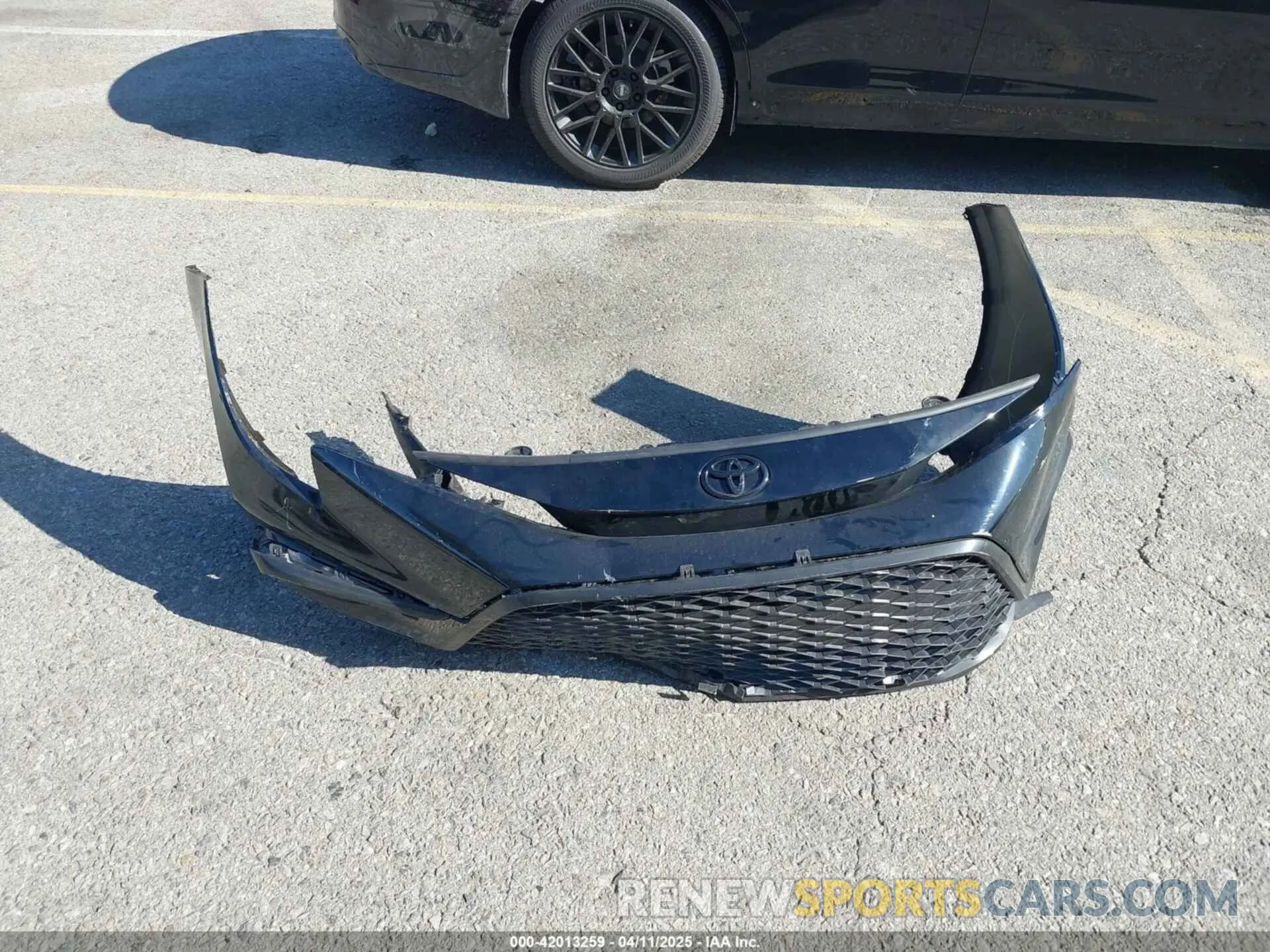 12 Photograph of a damaged car 5YFS4MCE0SP219481 TOYOTA COROLLA 2025