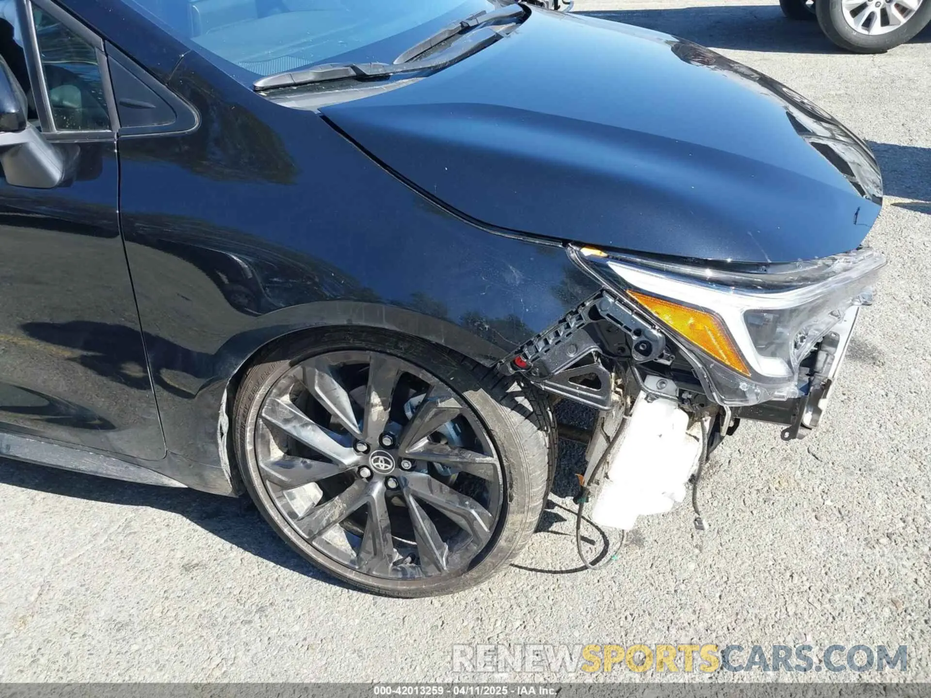 19 Photograph of a damaged car 5YFS4MCE0SP219481 TOYOTA COROLLA 2025