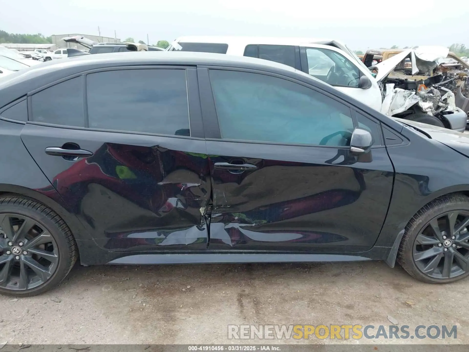 13 Photograph of a damaged car 5YFS4MCE0SP219691 TOYOTA COROLLA 2025