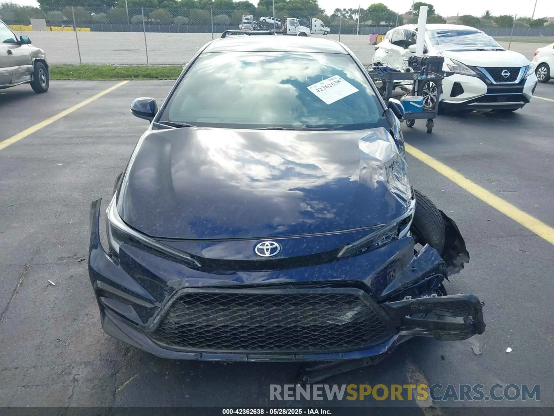 11 Photograph of a damaged car 5YFS4MCE1SP236130 TOYOTA COROLLA 2025