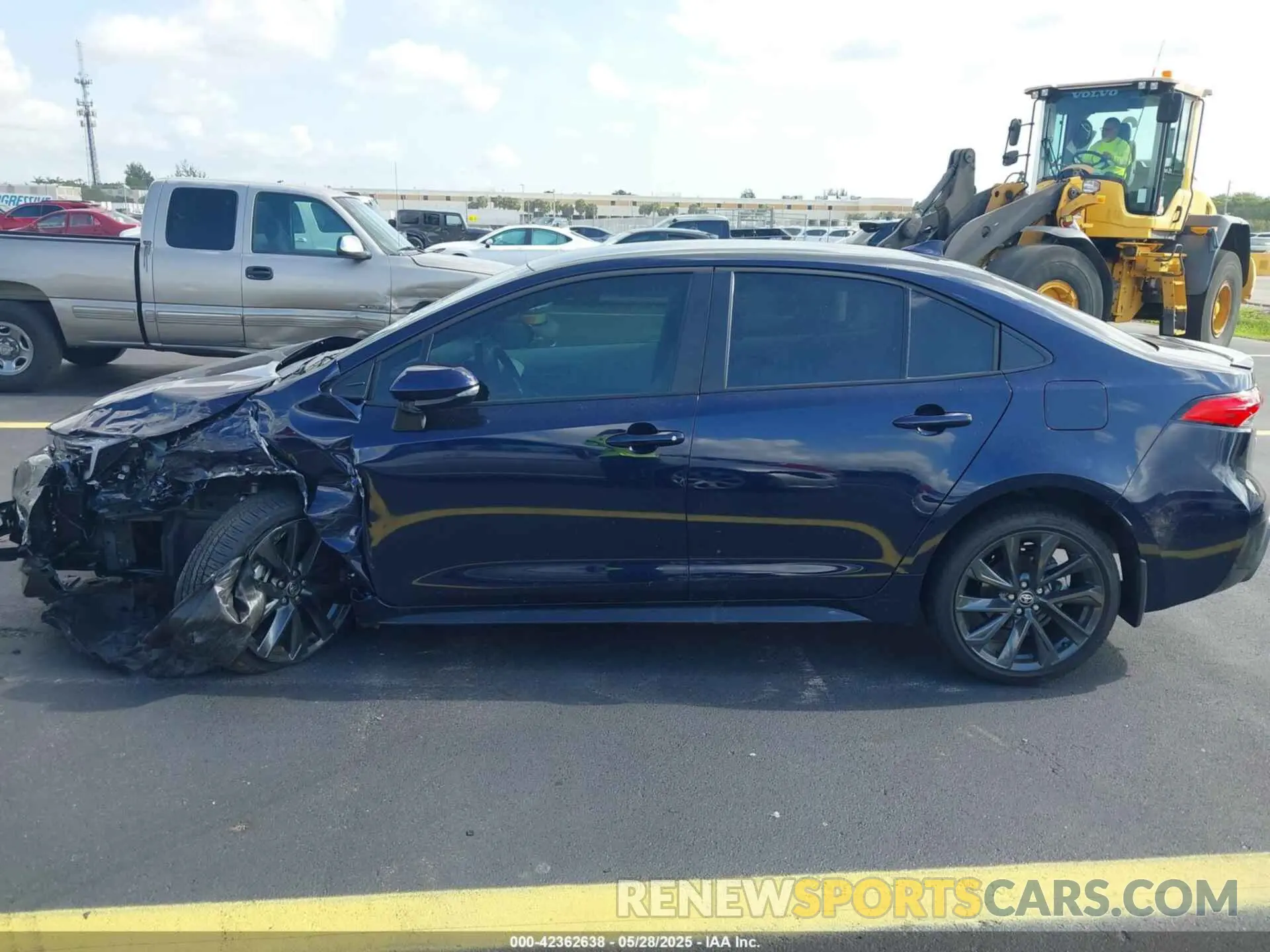 13 Photograph of a damaged car 5YFS4MCE1SP236130 TOYOTA COROLLA 2025