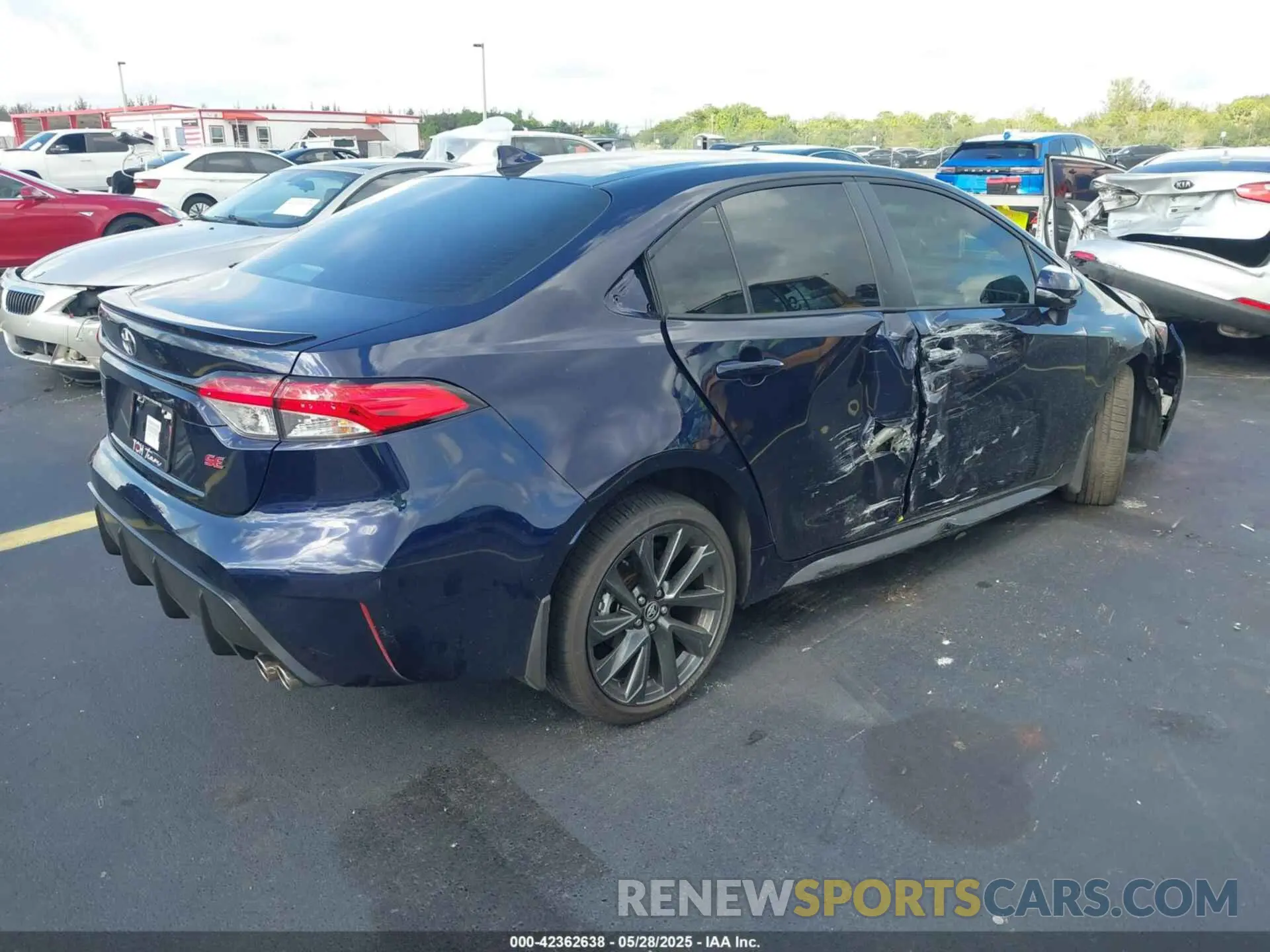 4 Photograph of a damaged car 5YFS4MCE1SP236130 TOYOTA COROLLA 2025