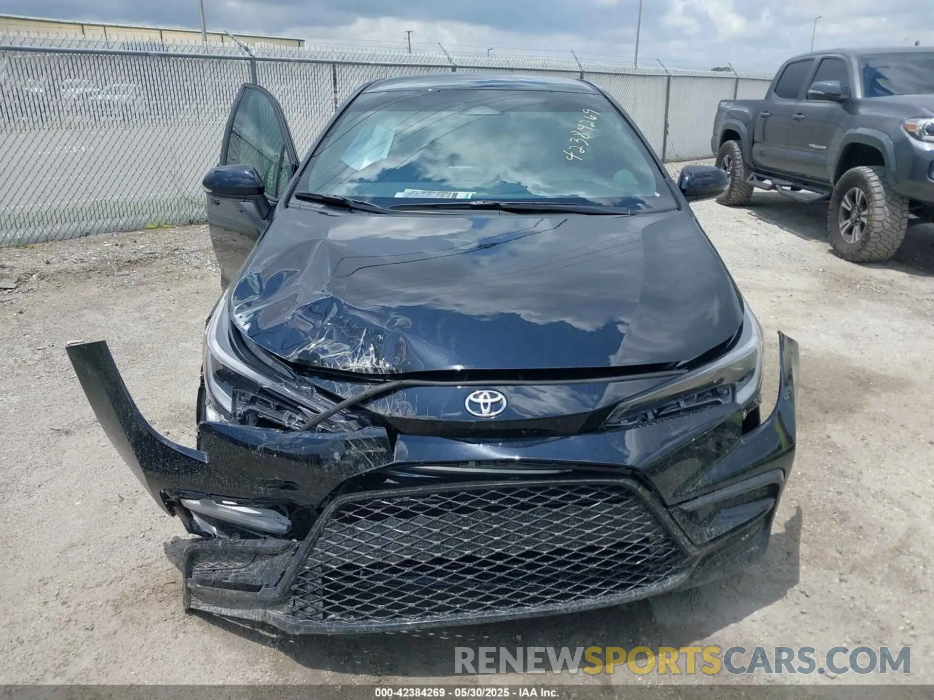 11 Photograph of a damaged car 5YFS4MCE2SP230689 TOYOTA COROLLA 2025