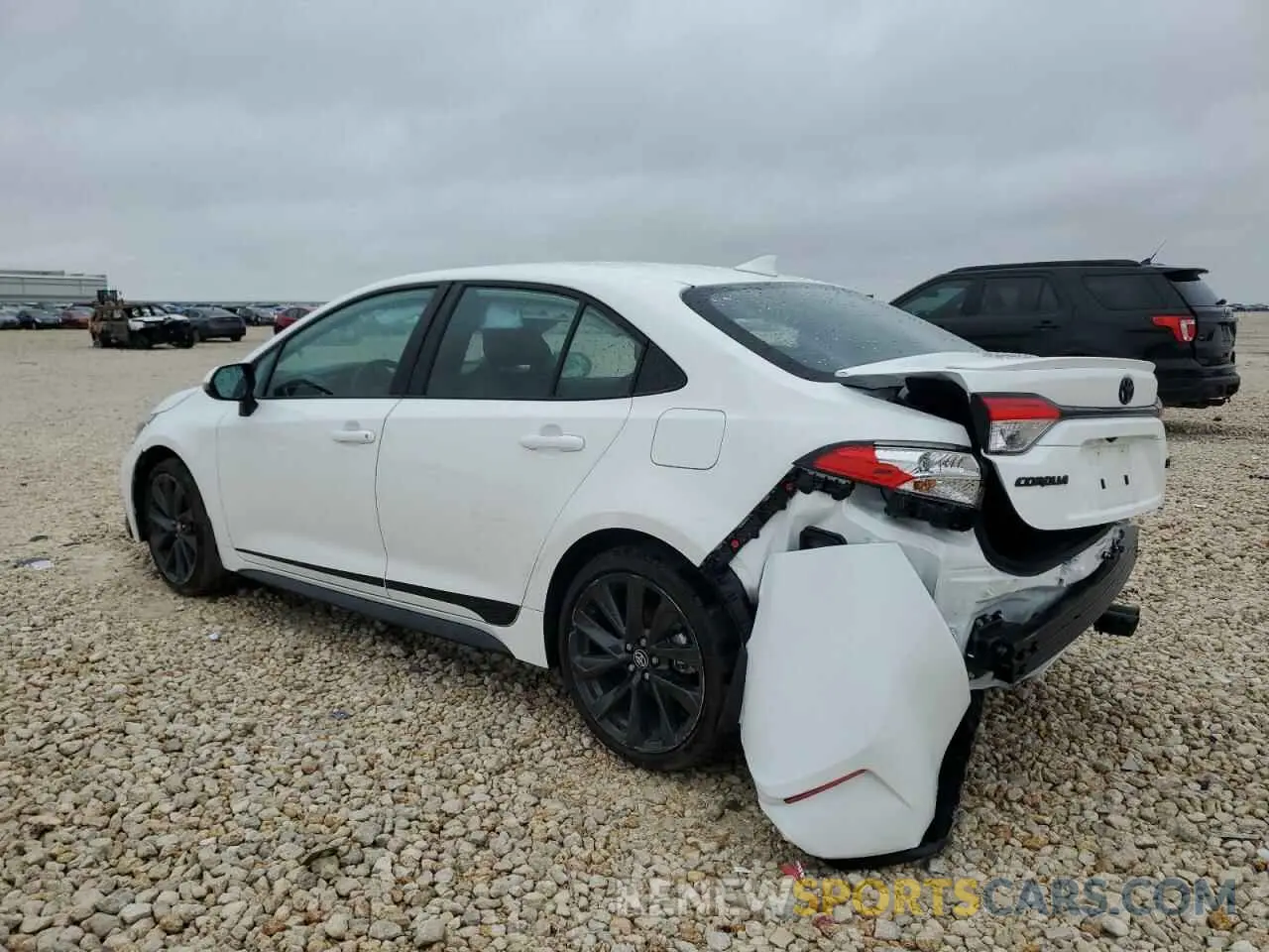 2 Photograph of a damaged car 5YFS4MCE3SP224349 TOYOTA COROLLA 2025