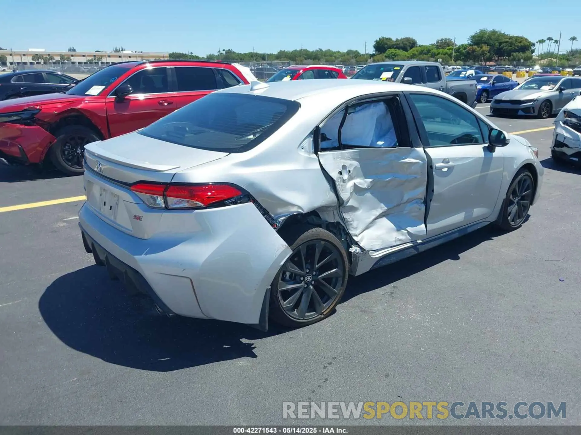 4 Photograph of a damaged car 5YFS4MCE8SP225237 TOYOTA COROLLA 2025