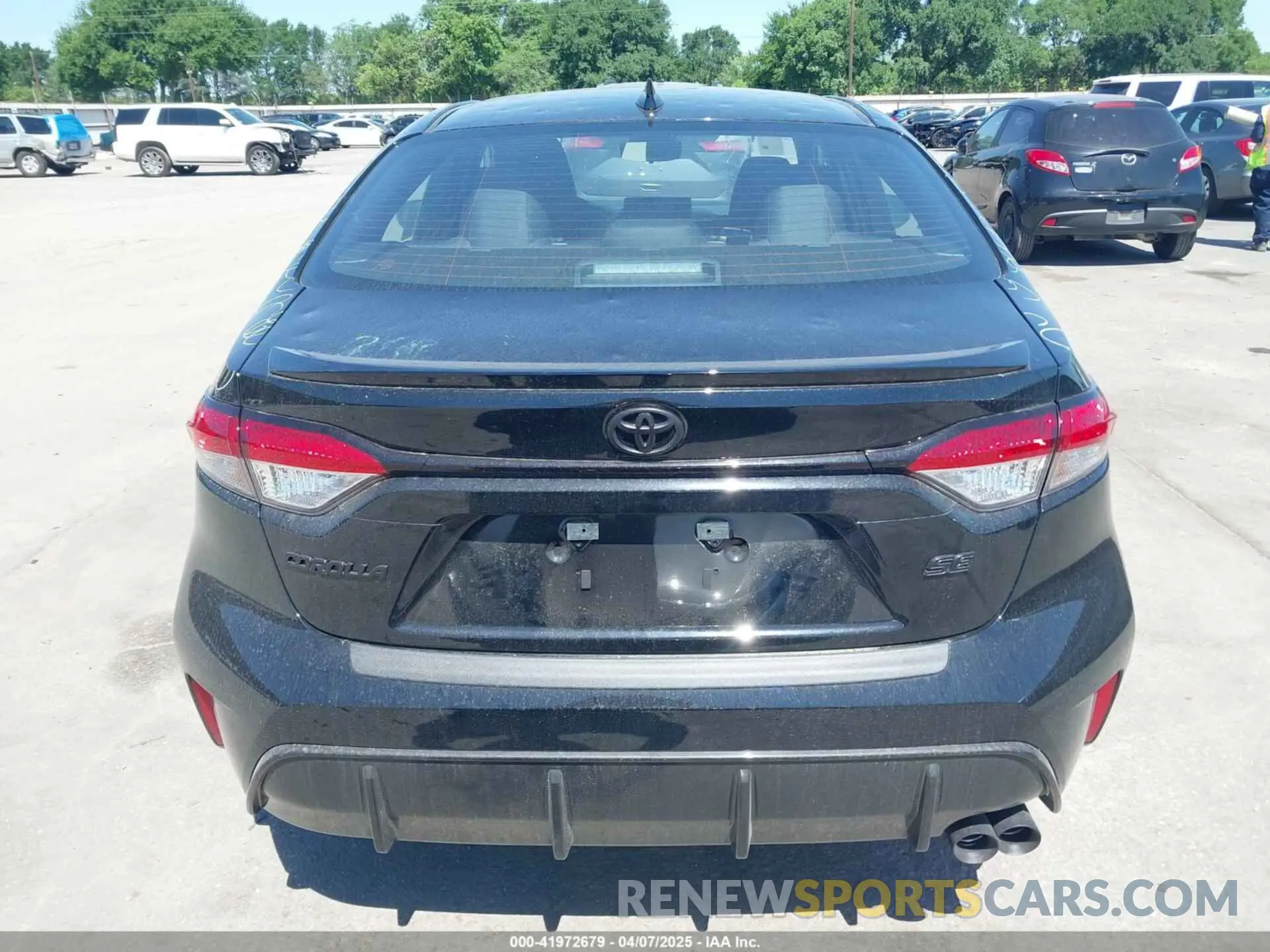 16 Photograph of a damaged car 5YFS4MCE8SP229286 TOYOTA COROLLA 2025