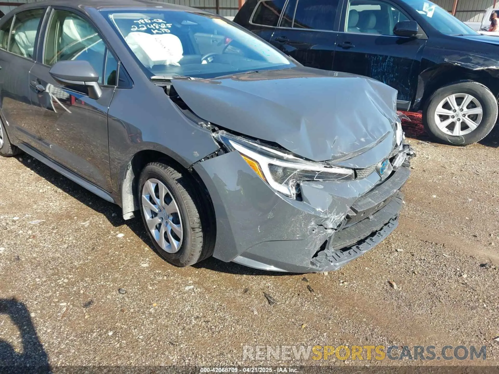 1 Photograph of a damaged car JTDBCMFE0S3078936 TOYOTA COROLLA 2025