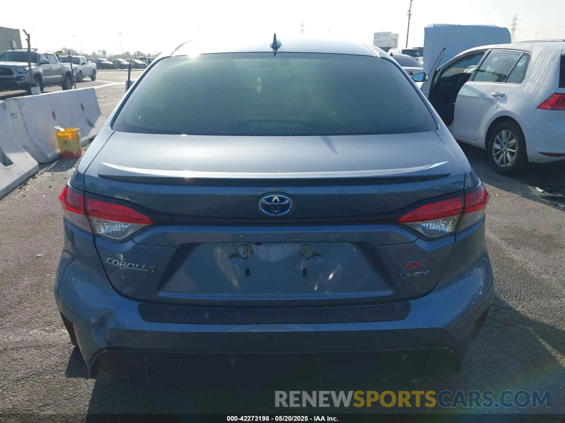 17 Photograph of a damaged car JTDBCMFE3SJ041665 TOYOTA COROLLA 2025