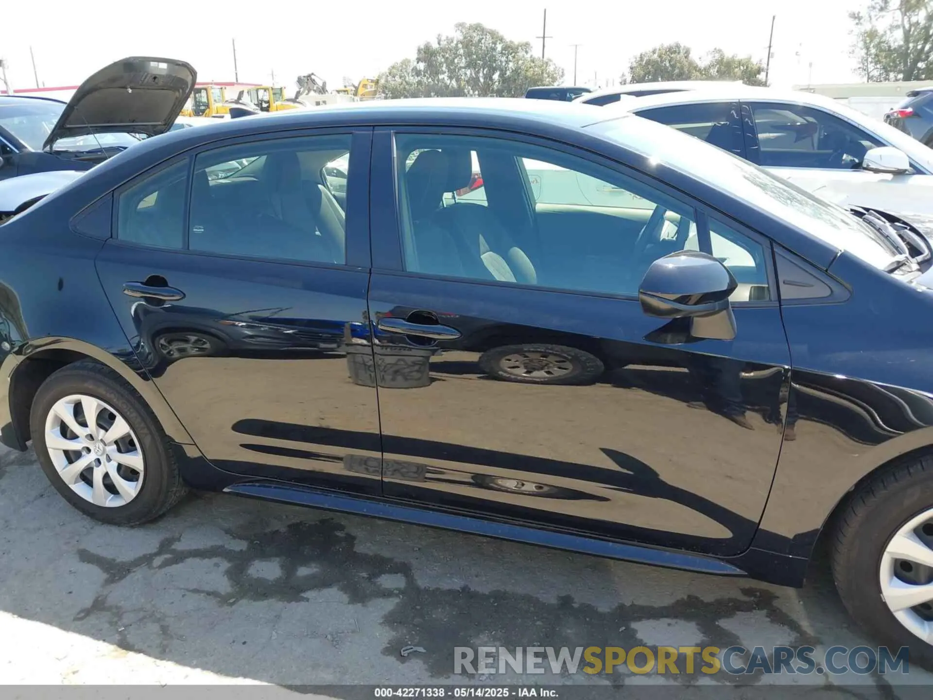 13 Photograph of a damaged car JTDBCMFE5SJ039562 TOYOTA COROLLA 2025