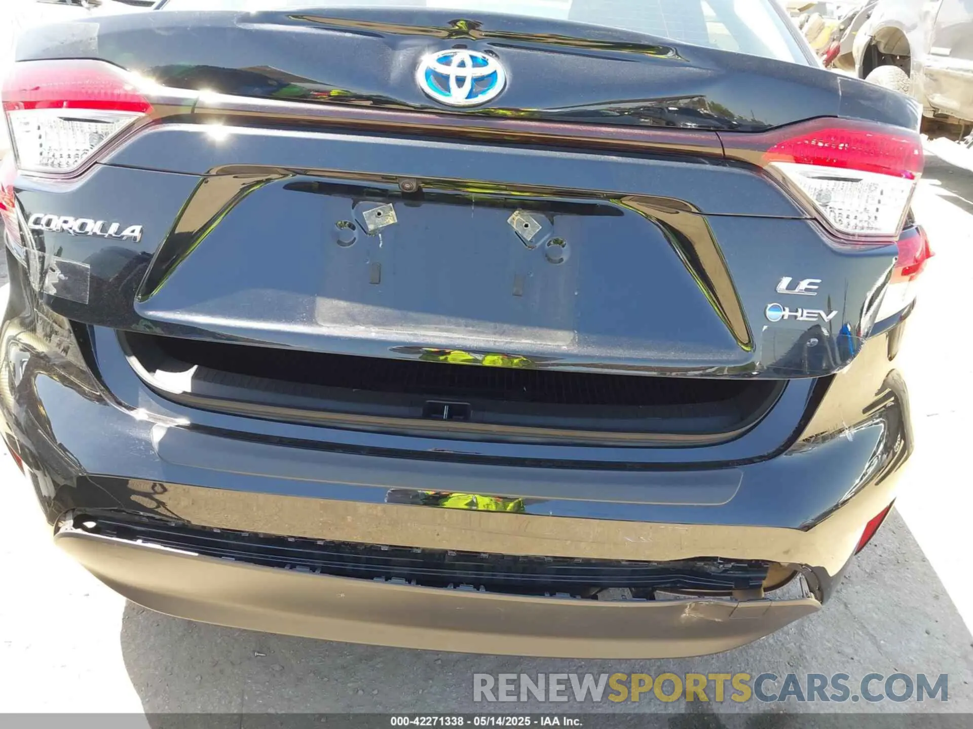 17 Photograph of a damaged car JTDBCMFE5SJ039562 TOYOTA COROLLA 2025