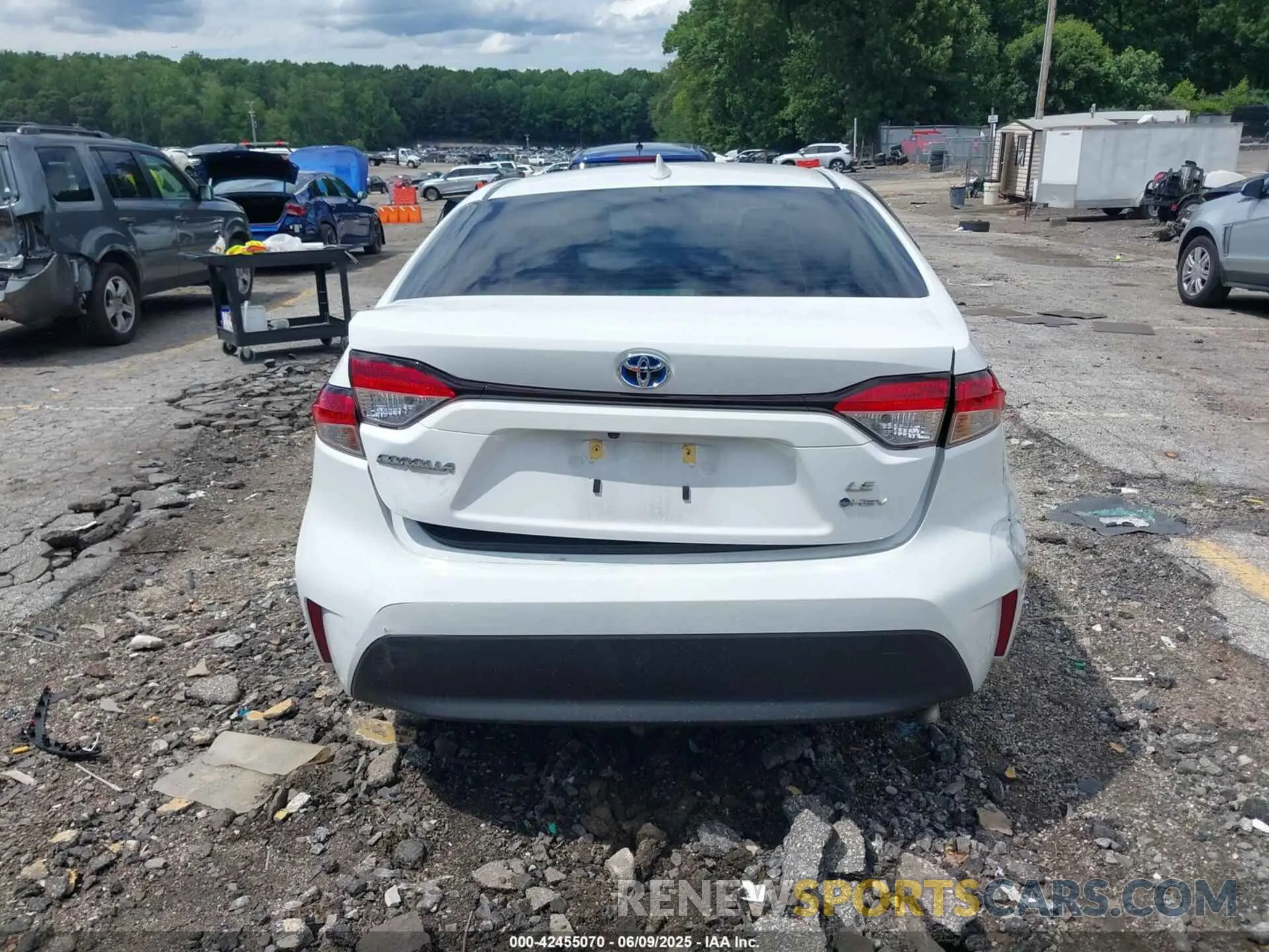 17 Photograph of a damaged car JTDBCMFE5SJ043191 TOYOTA COROLLA 2025
