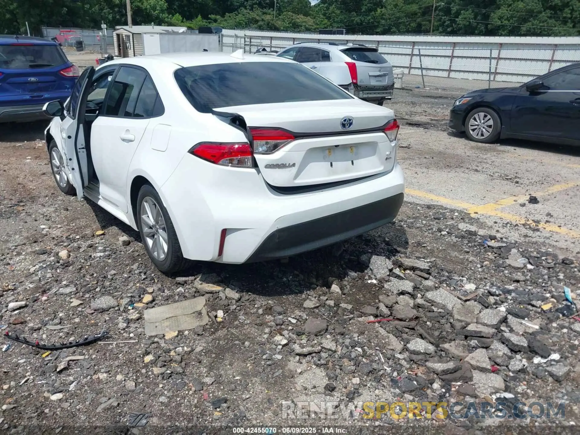 3 Photograph of a damaged car JTDBCMFE5SJ043191 TOYOTA COROLLA 2025