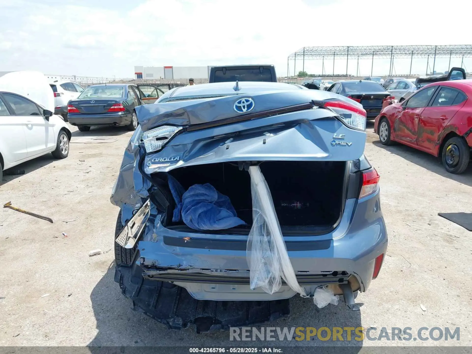 16 Photograph of a damaged car JTDBCMFE9S3080264 TOYOTA COROLLA 2025