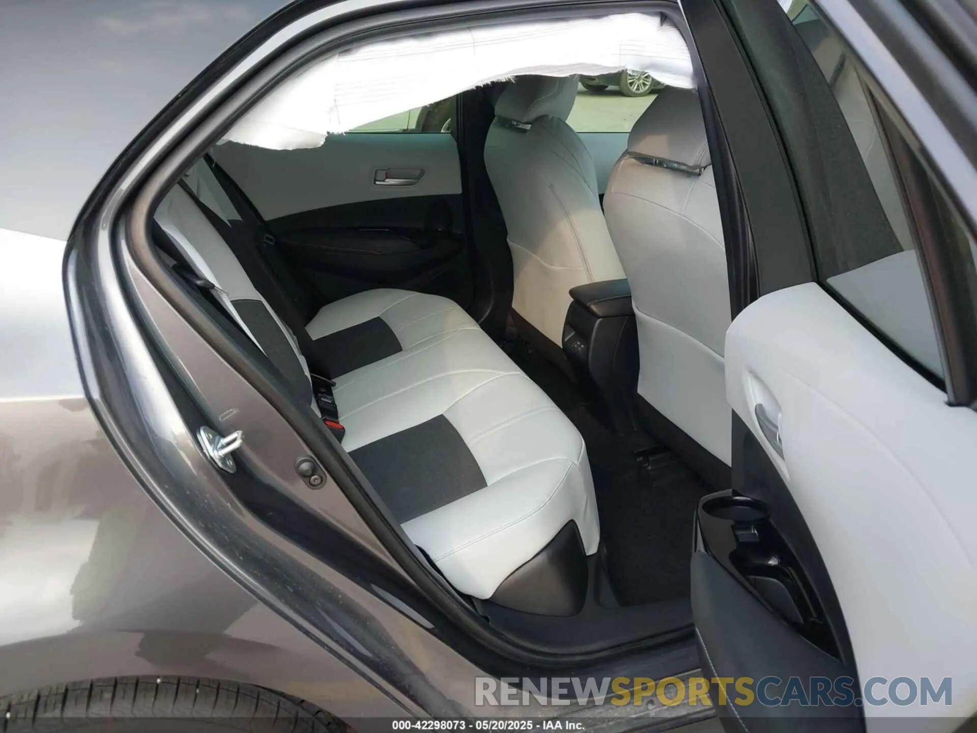8 Photograph of a damaged car JTNC4MBE4S3242238 TOYOTA COROLLA 2025