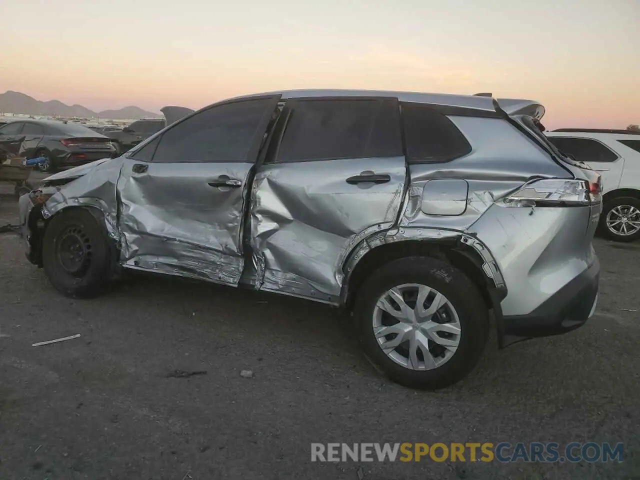 2 Photograph of a damaged car 7MUAAABG7NV009340 TOYOTA COROLLA CR 2022