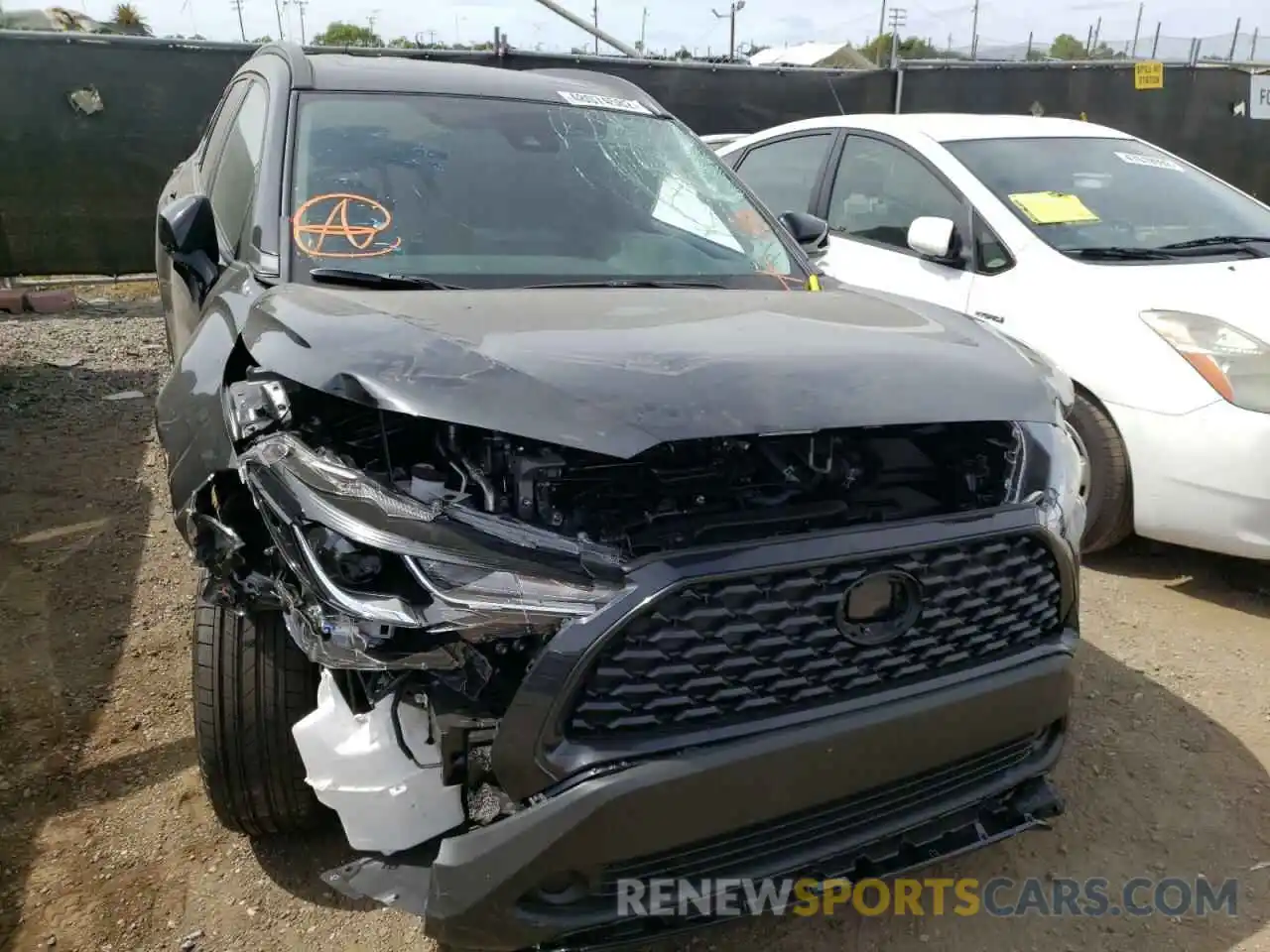 9 Photograph of a damaged car 7MUBAAAG1NV009615 TOYOTA COROLLA CR 2022