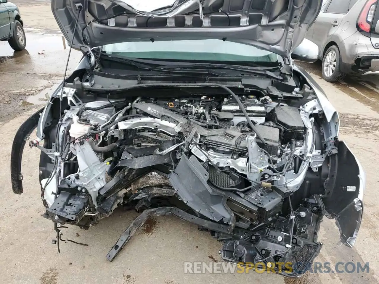 11 Photograph of a damaged car 7MUCAAAG8NV033284 TOYOTA COROLLA CR 2022