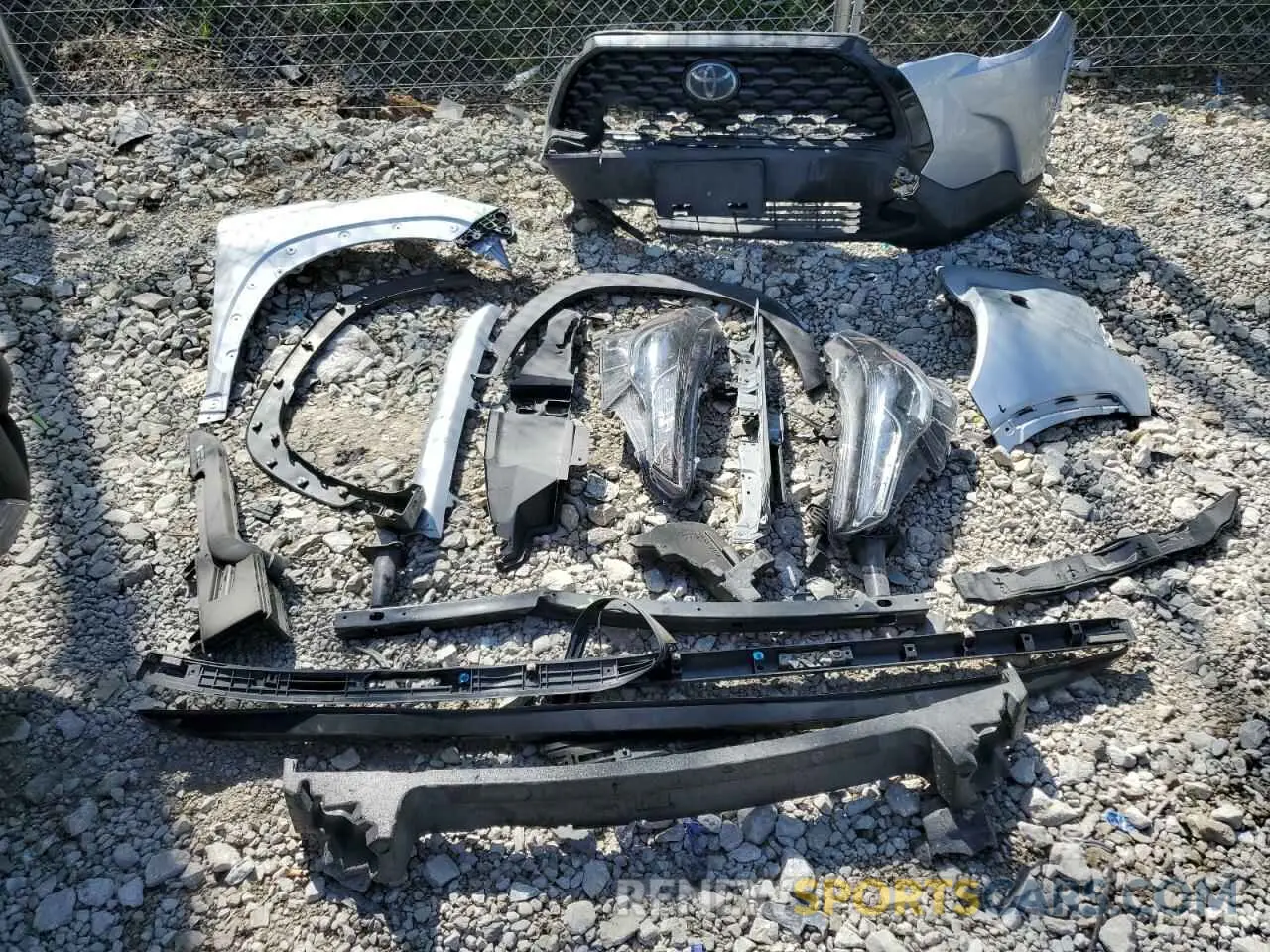 12 Photograph of a damaged car 7MUCAAAGXNV012565 TOYOTA COROLLA CR 2022
