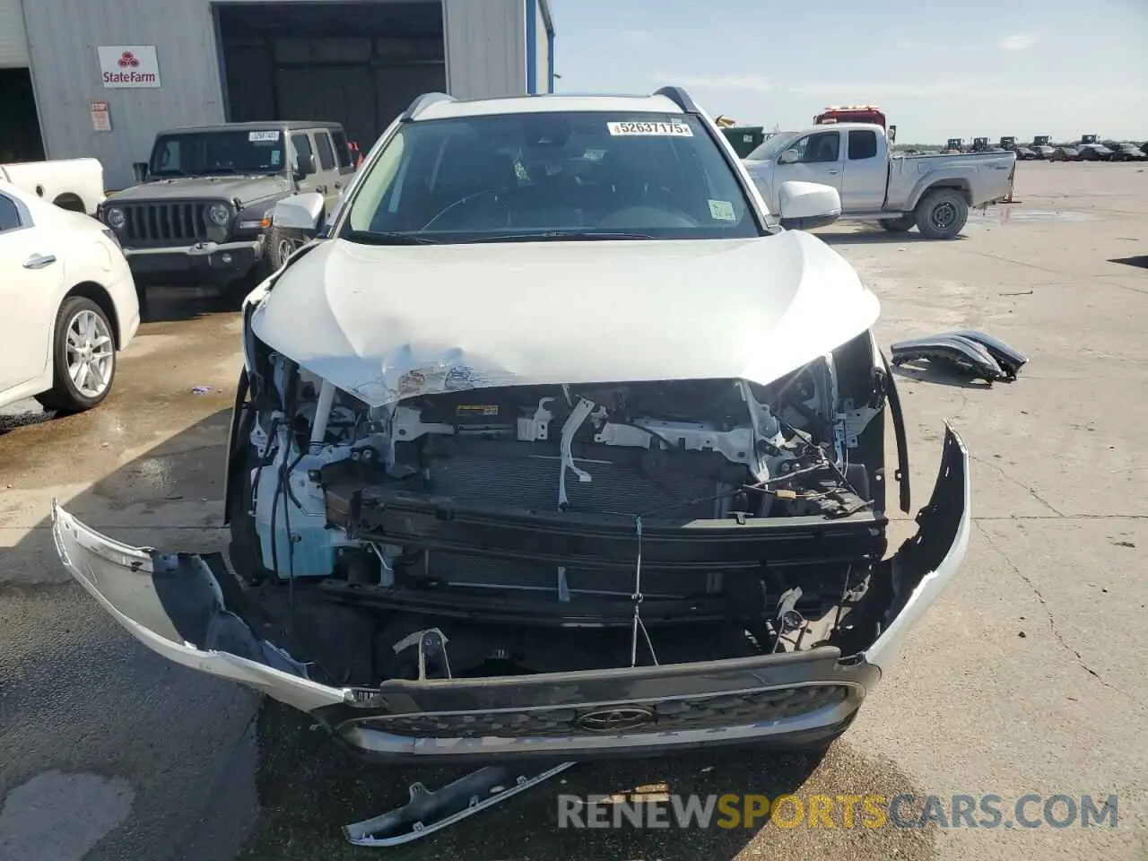5 Photograph of a damaged car 7MUDAAAG3NV001508 TOYOTA COROLLA CR 2022