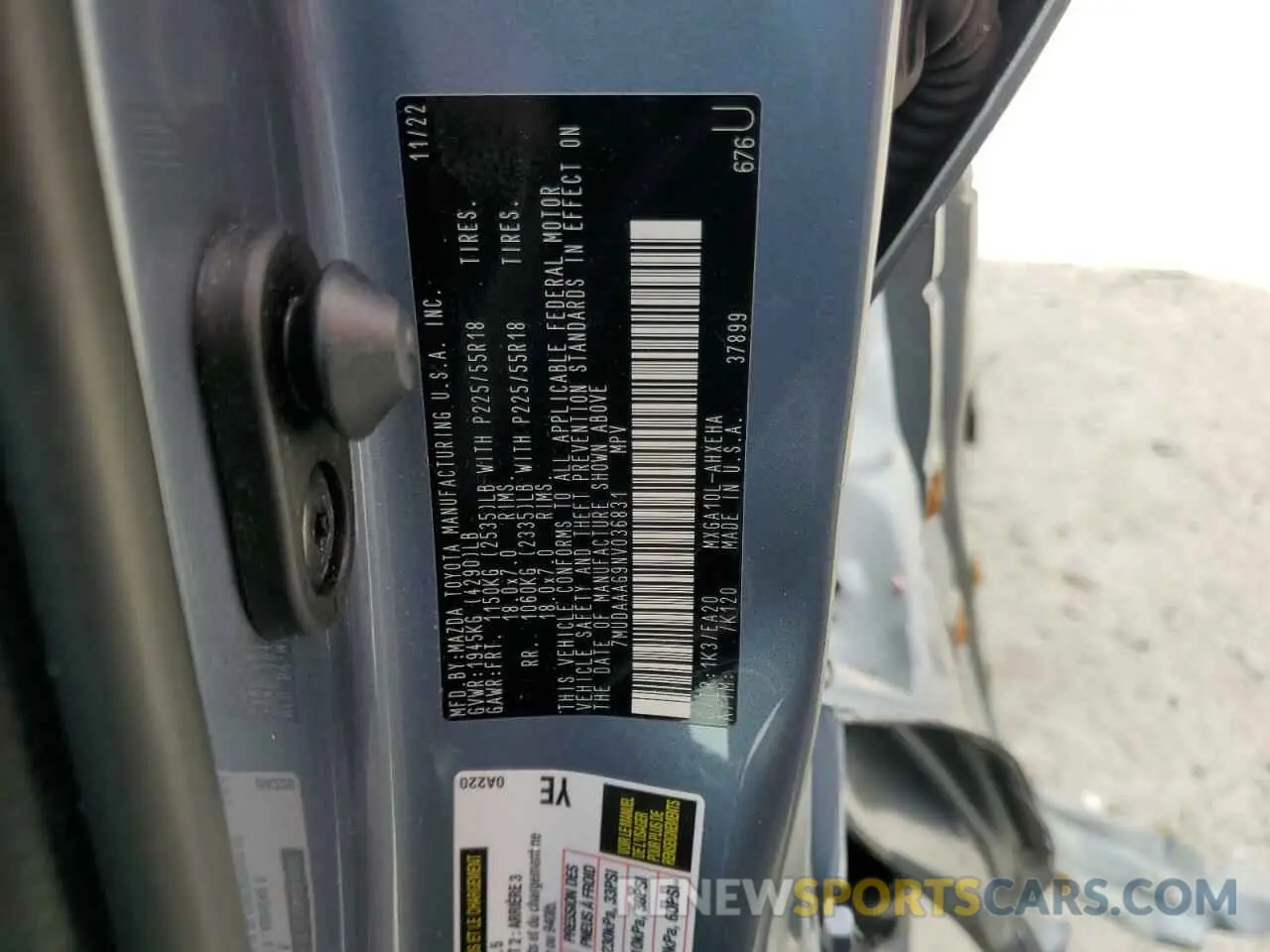 13 Photograph of a damaged car 7MUDAAAG9NV036831 TOYOTA COROLLA CR 2022
