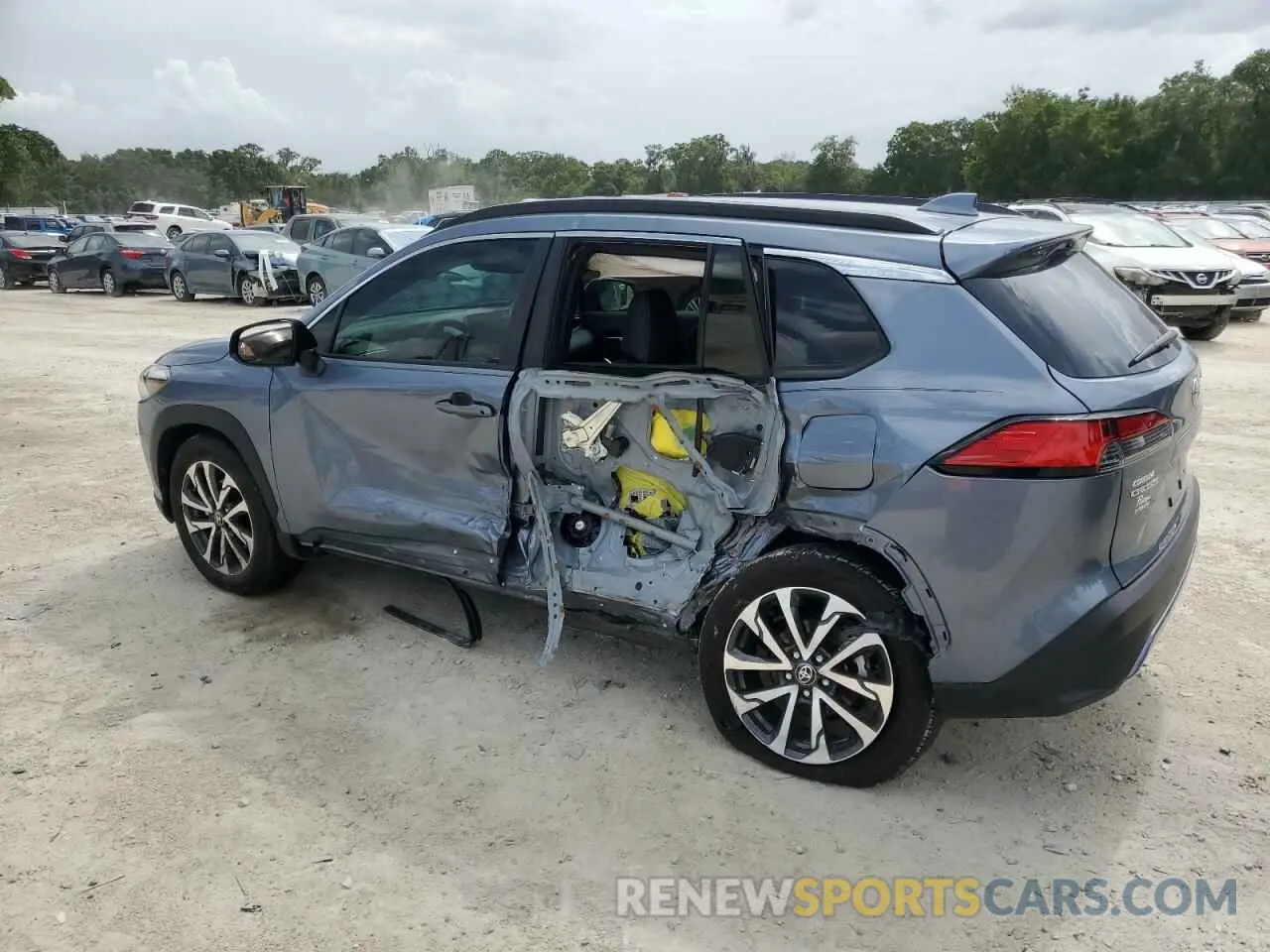 2 Photograph of a damaged car 7MUDAAAG9NV036831 TOYOTA COROLLA CR 2022