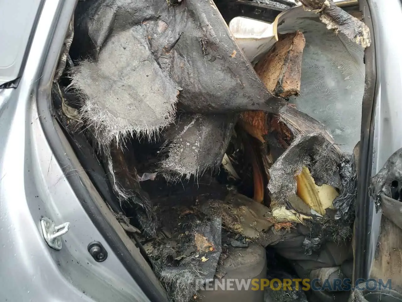 11 Photograph of a damaged car 7MUDAABG1NV040838 TOYOTA COROLLA CR 2022