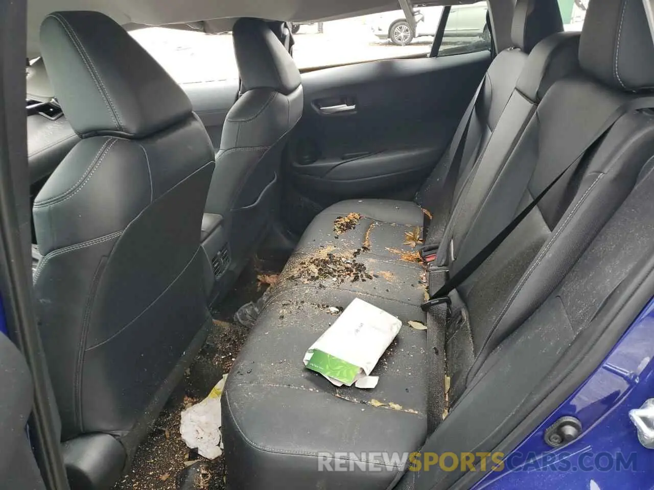 10 Photograph of a damaged car 7MUEAAAG2NV012021 TOYOTA COROLLA CR 2022