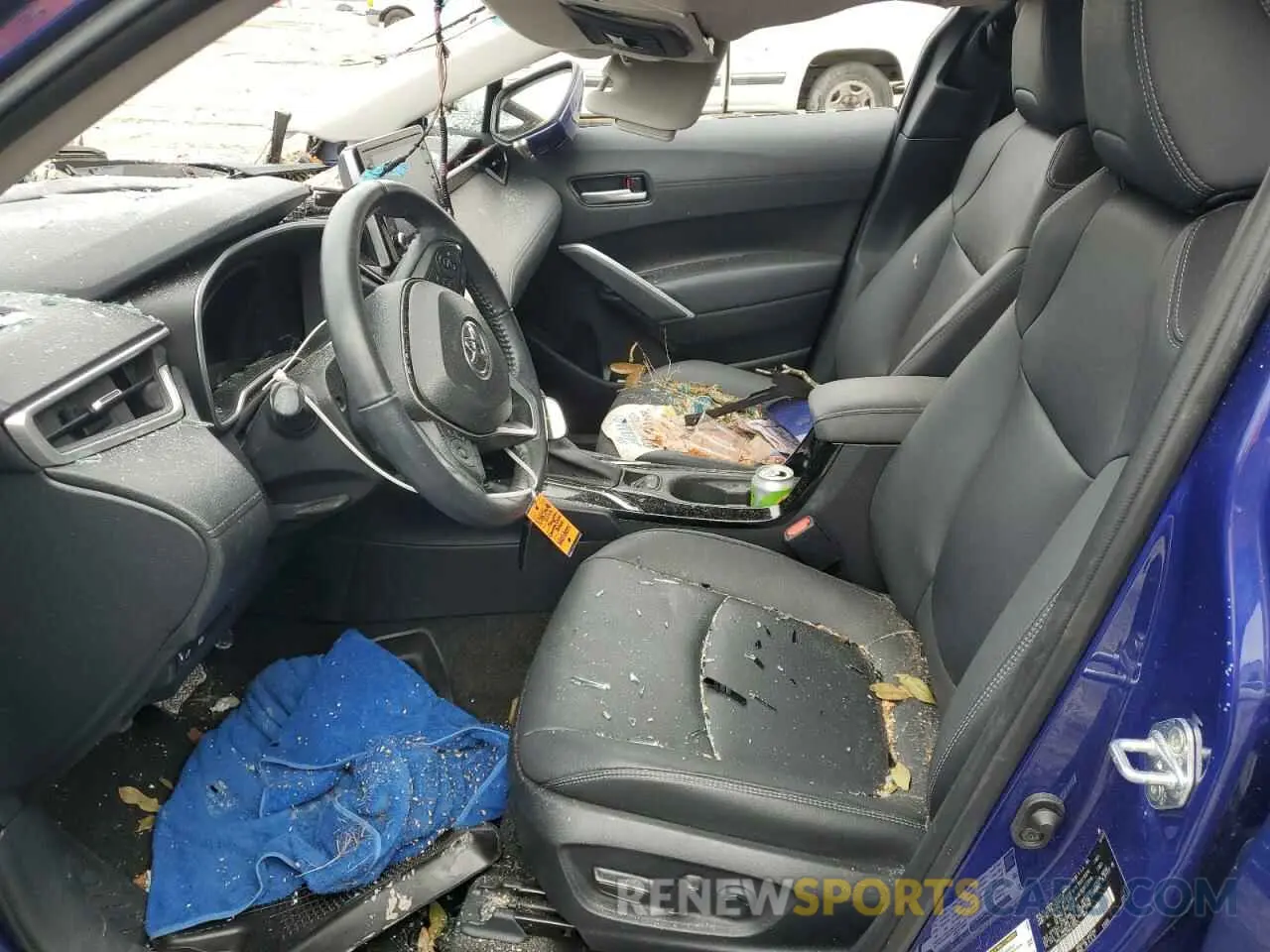 7 Photograph of a damaged car 7MUEAAAG2NV012021 TOYOTA COROLLA CR 2022
