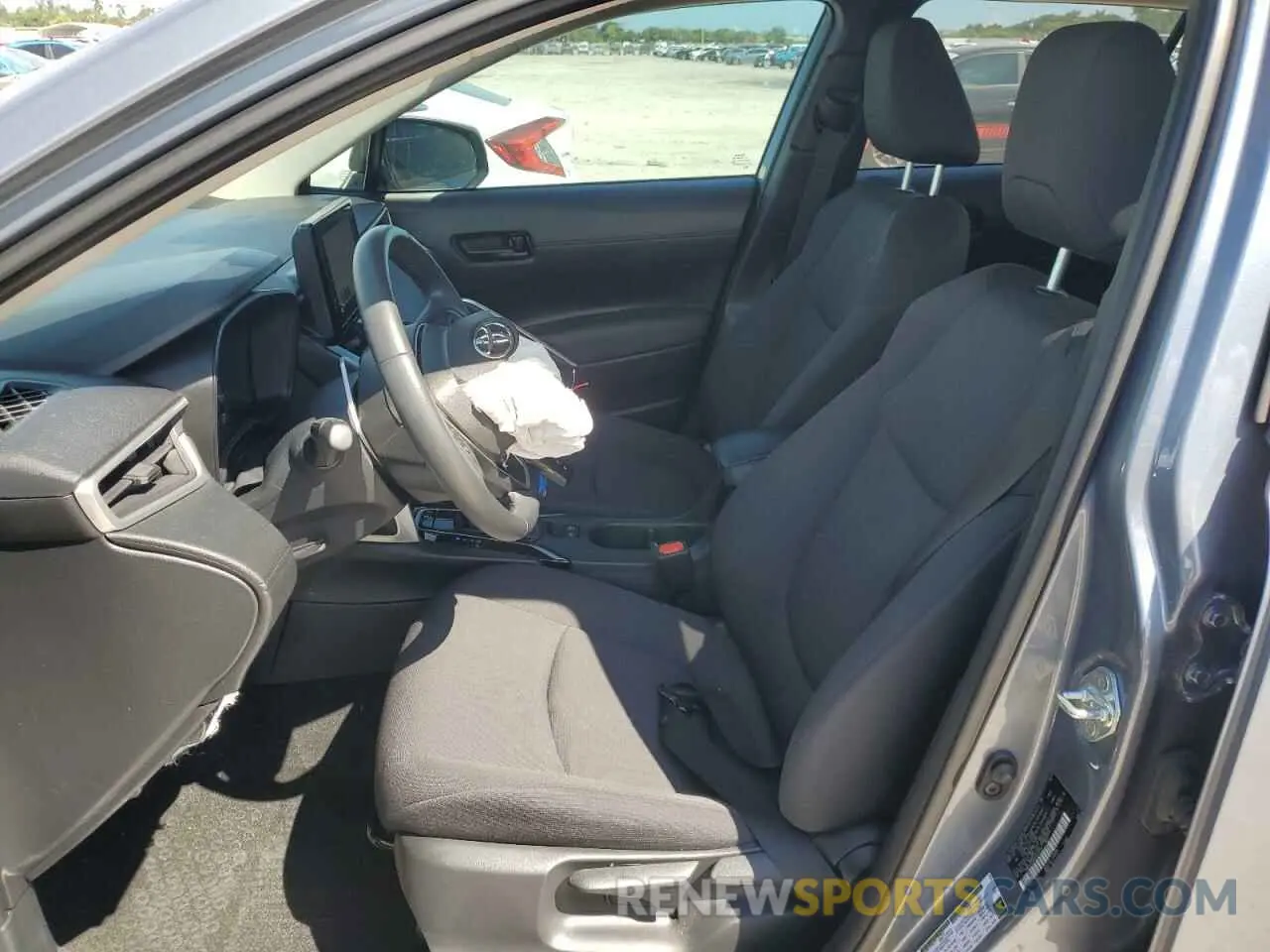7 Photograph of a damaged car 7MUBAAAG0PV044679 TOYOTA COROLLA CR 2023