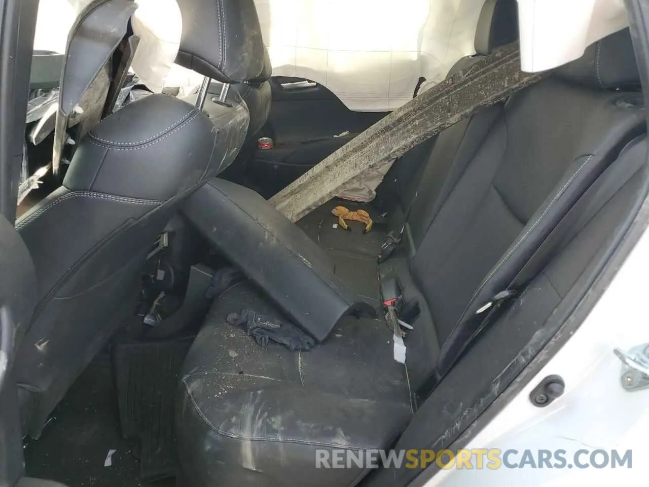 11 Photograph of a damaged car 7MUDAAAG4PV047349 TOYOTA COROLLA CR 2023